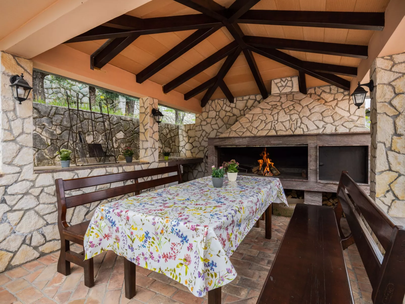 Sara-Image-tags.info