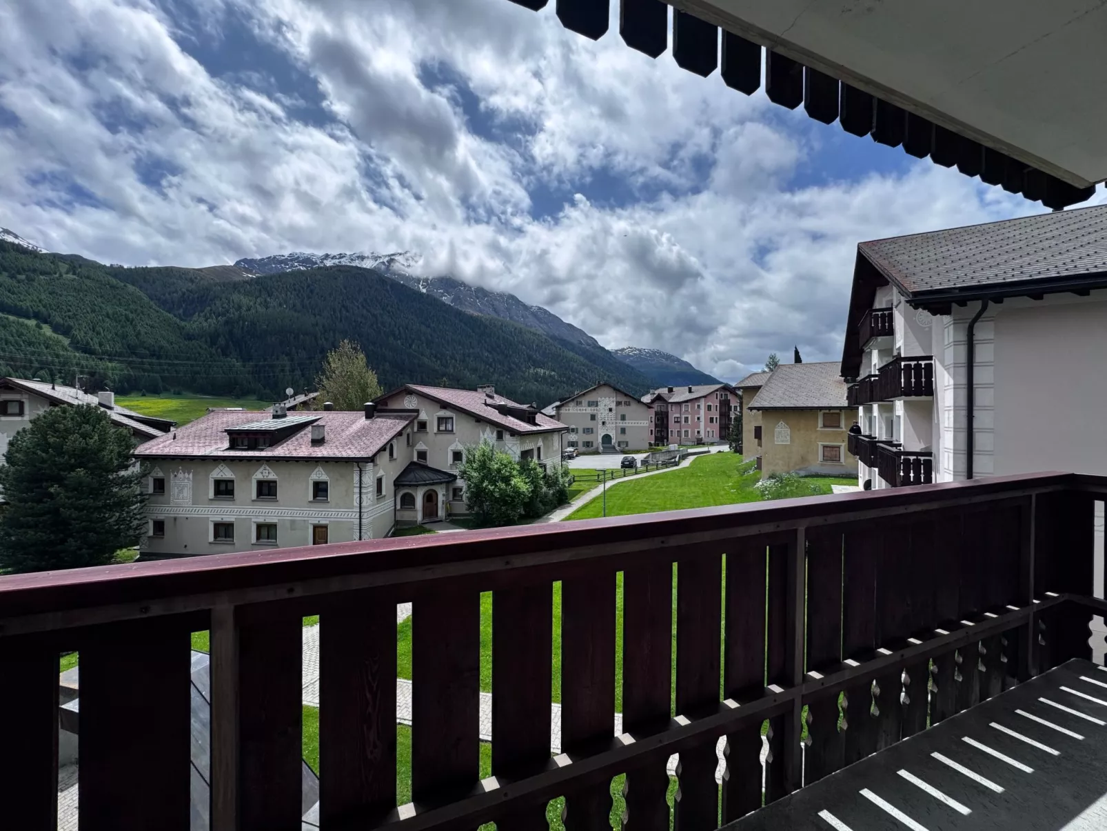 Chesa Blais, 2. OG-Draußen