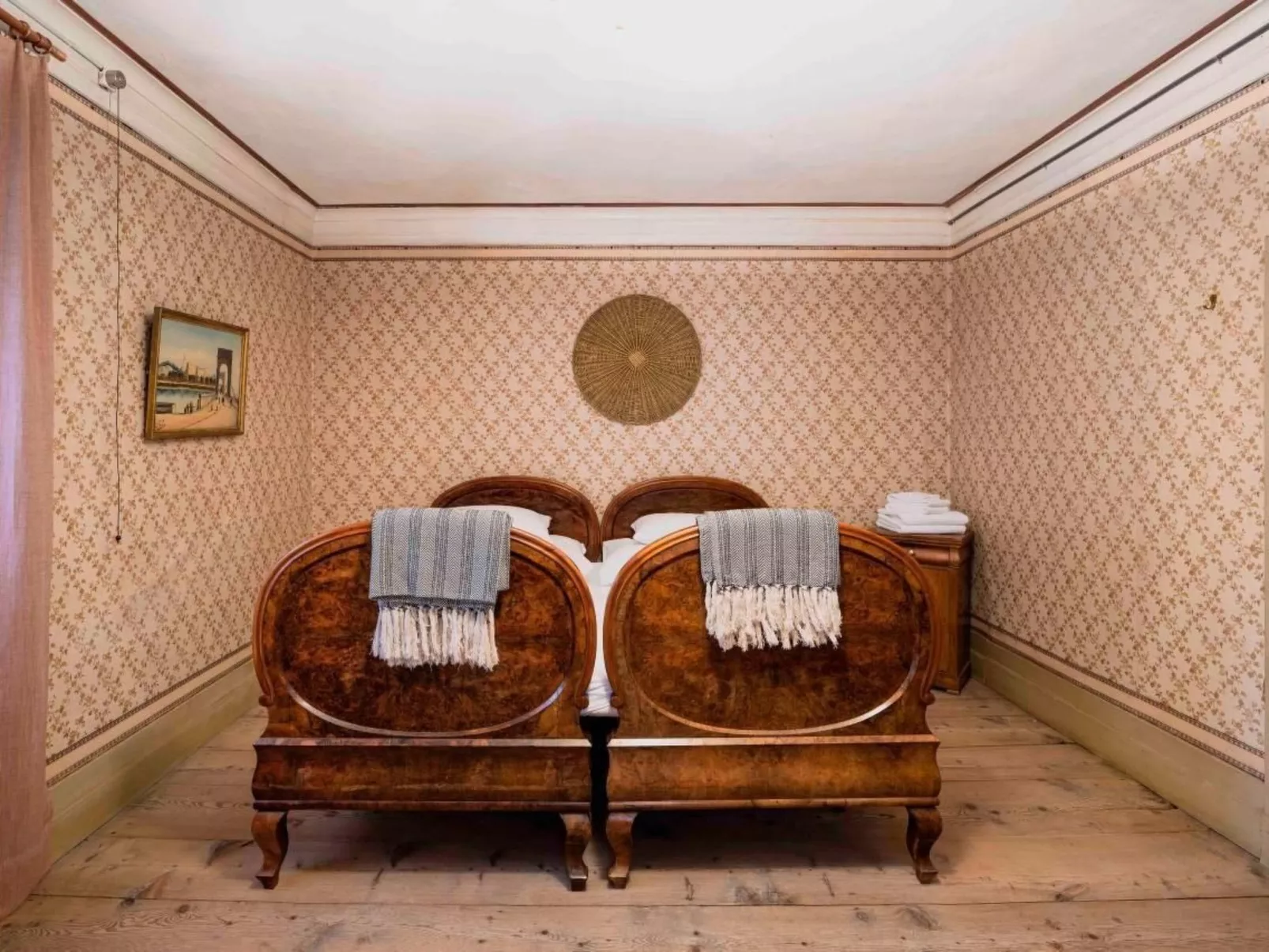 Bündner Zuckerbäckerpalazzo unter Denkmalschutz-Drinnen