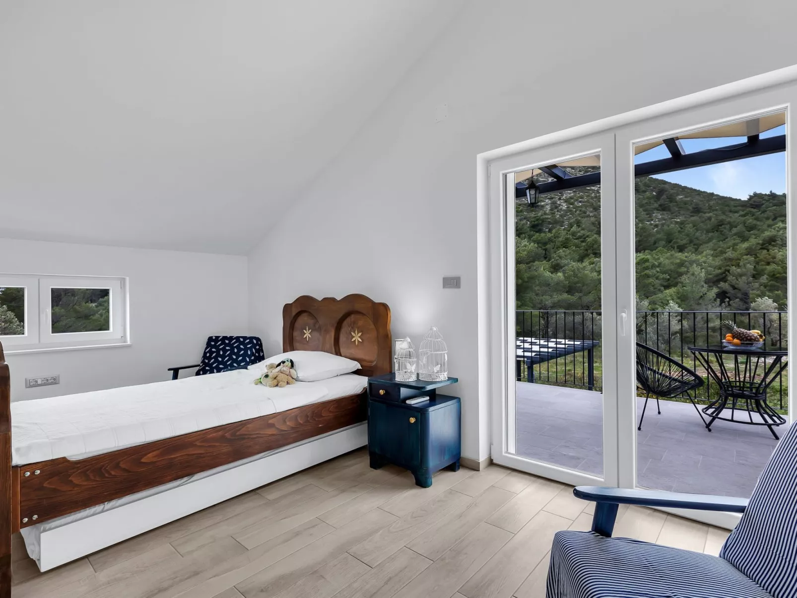 Alleinstehendes Ferienhaus mit Pool und drei Sch-Inside