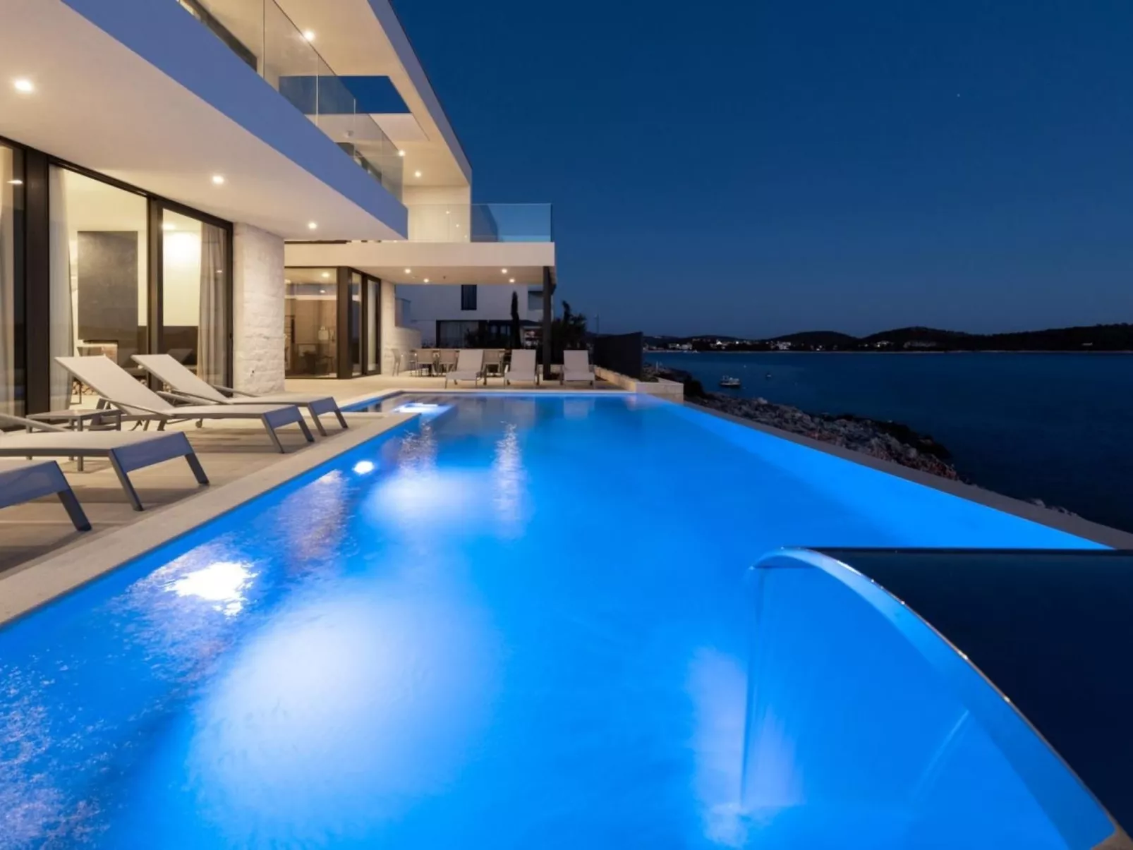 Schöne Villa Marvella für 10 Personen-Outside