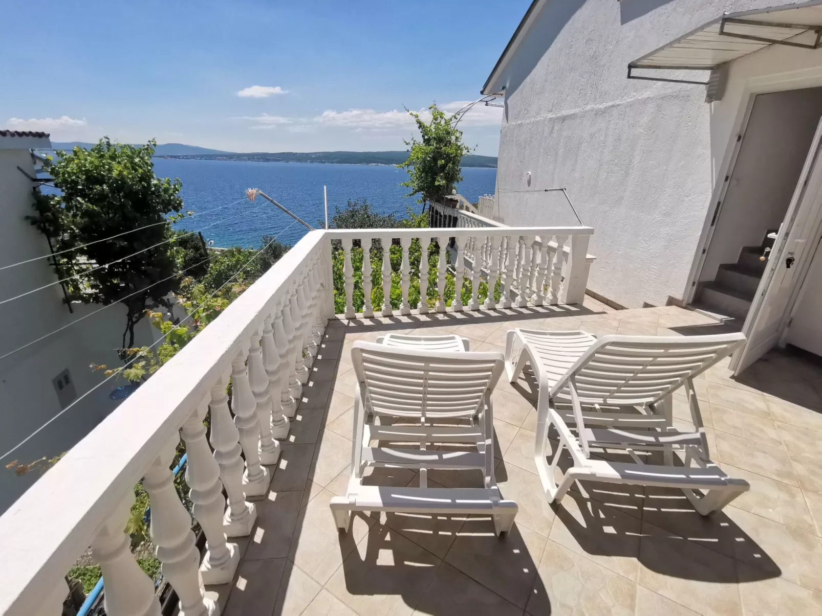 Wohnung 70m vom Strand entfernt, mit AC und WiFi-Draußen