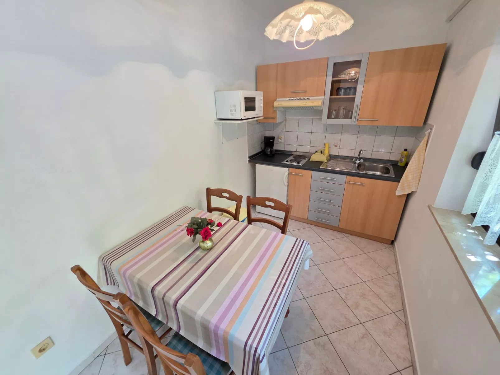 In Novi Vinodolski mit Grill, Garten und Terrasse-Dedans