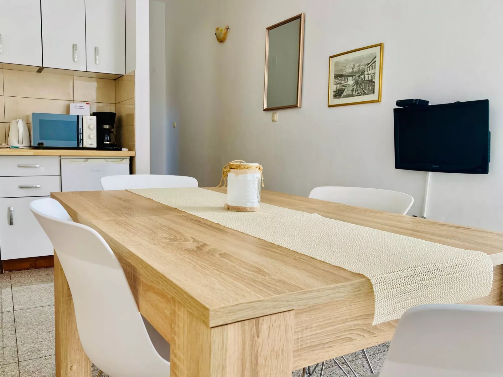 Wohnung in Povlja mit privatem Parkplatz-Dedans