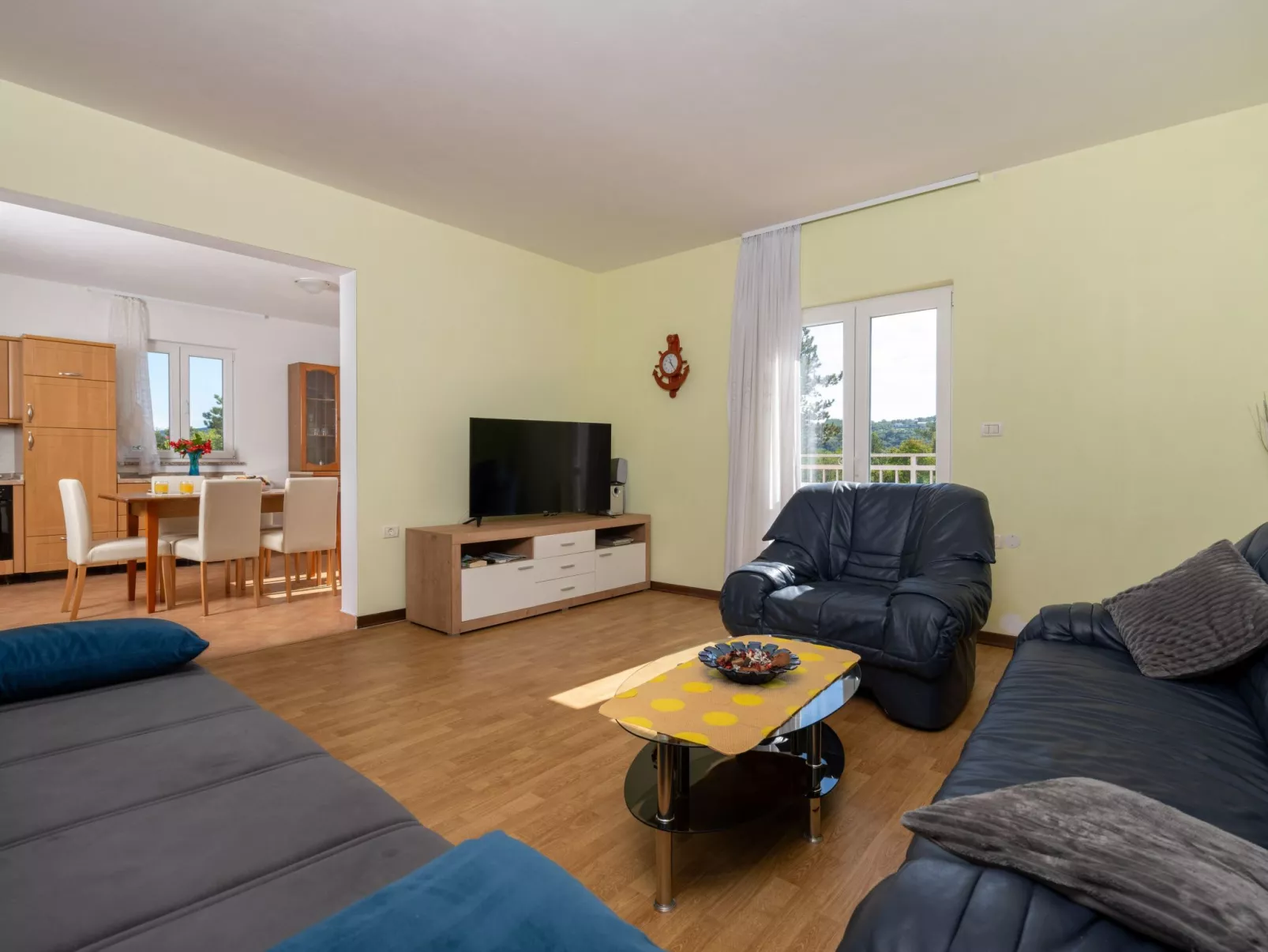 Haus Orange - Familienfreundliche Lage mit Pool-Inside