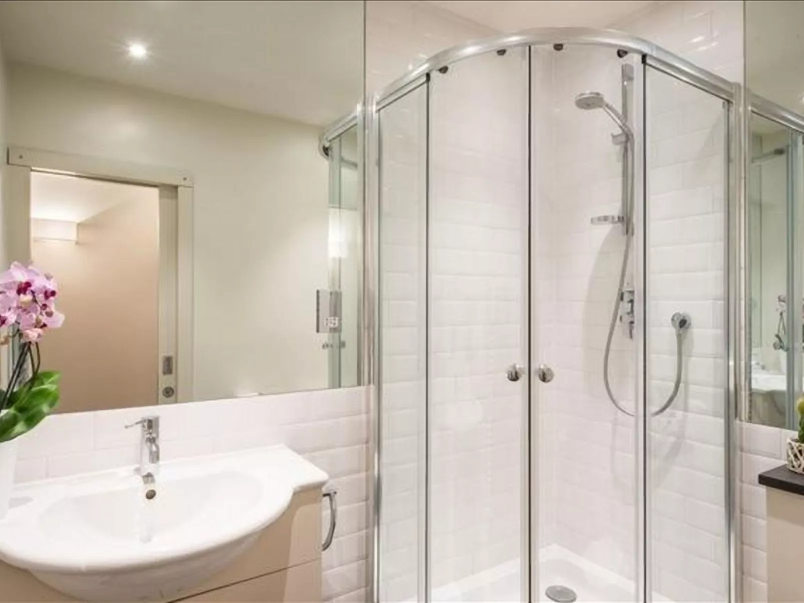 Urban Stay Portobello Market Studio-Drinnen