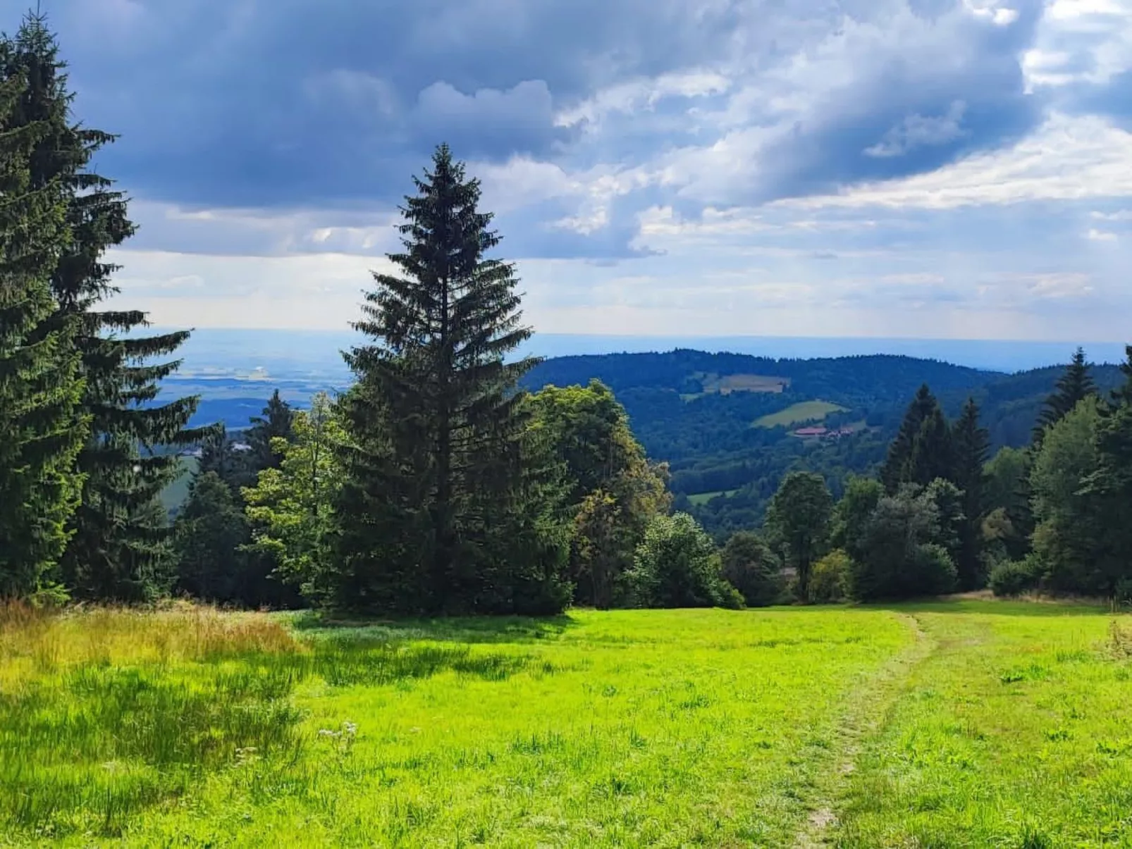 Appartement in Langfurth mit Kleinem Balkon-Draußen