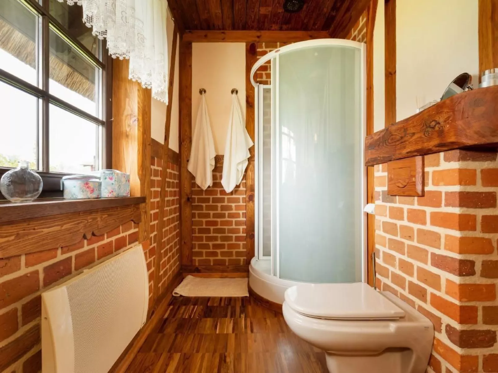 In Gąski mit Gepflegtem Garten-Drinnen