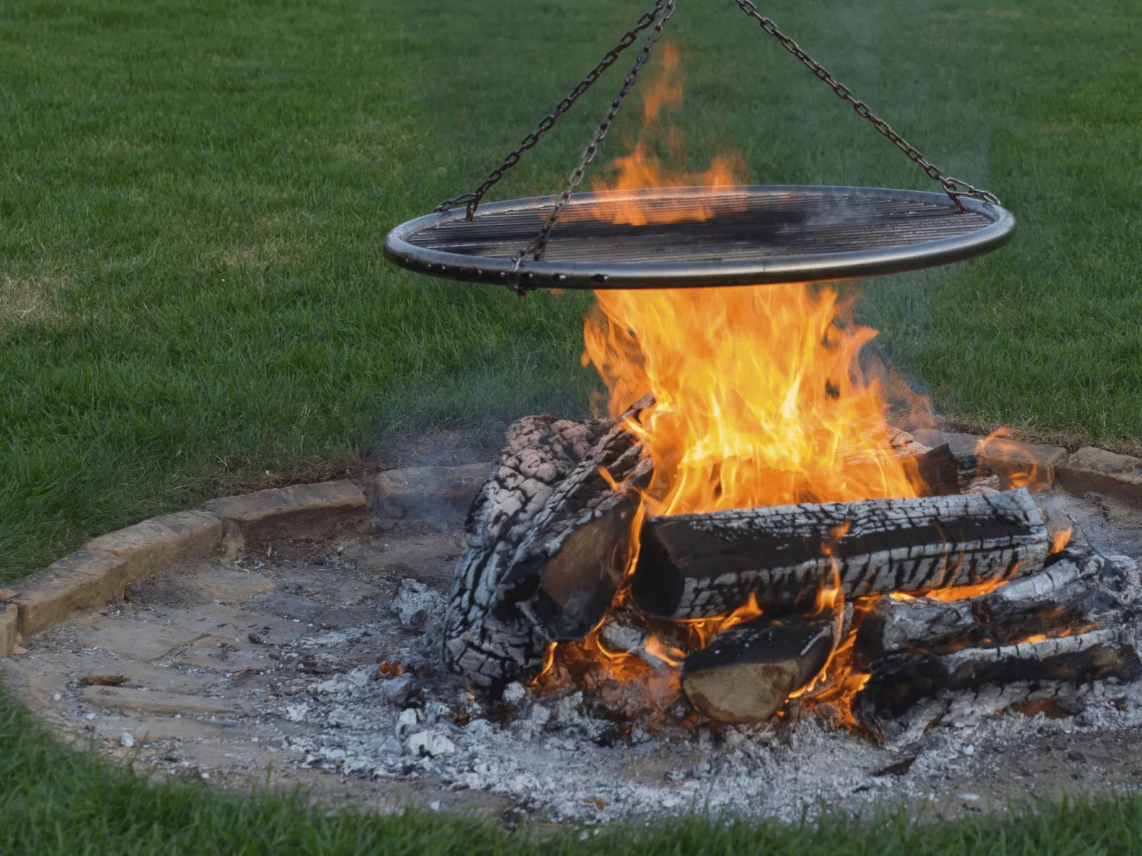 Wohnung in Brandenburg An Der Havel mit Garten, Terrasse und Grill-Outside