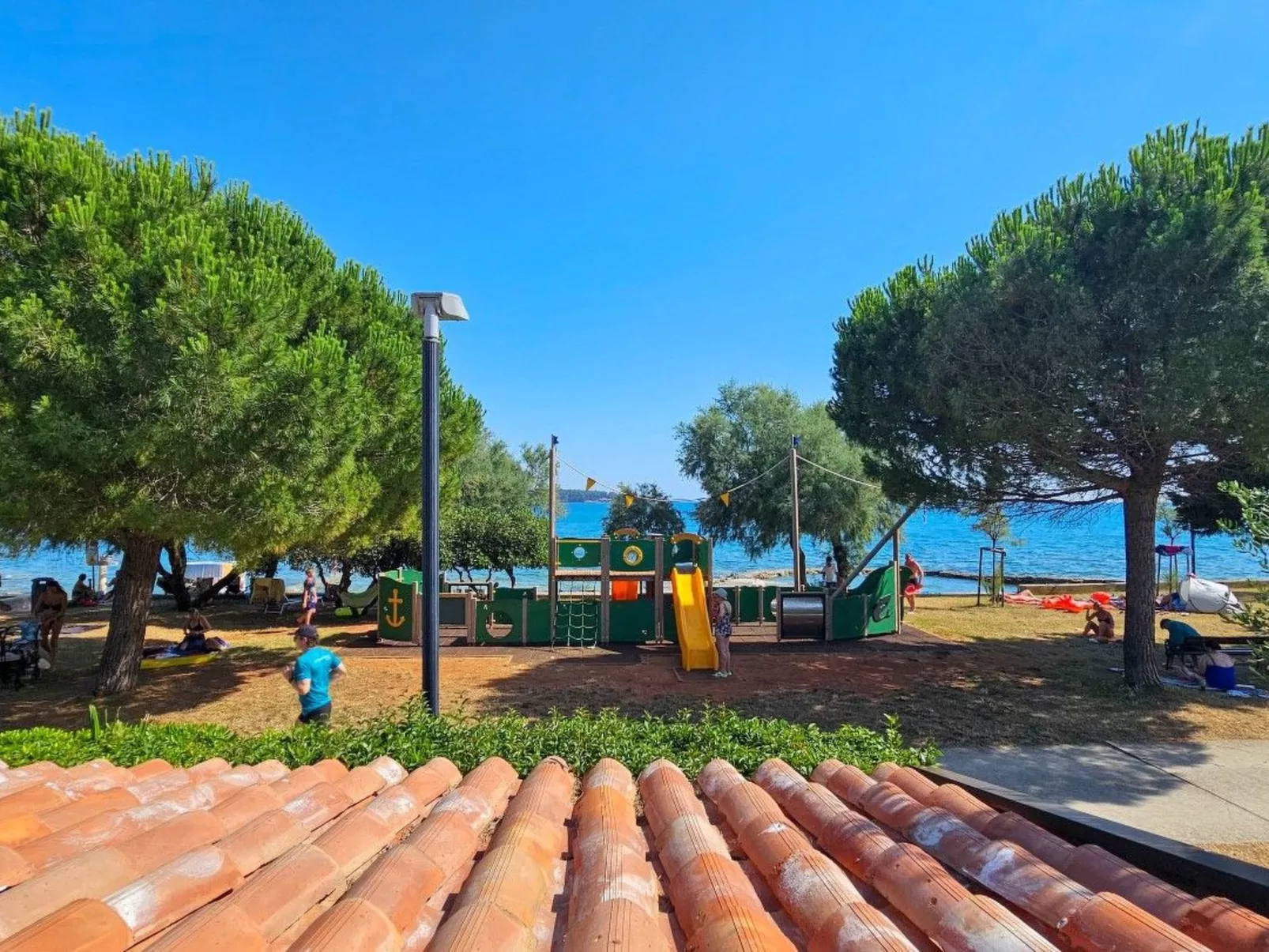 "Vadnov A2" direkt am Strand-Draußen