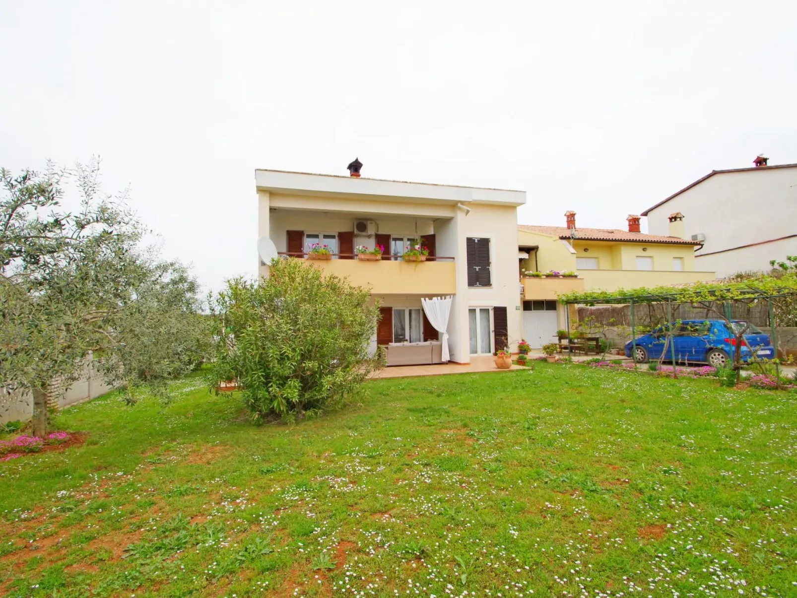 In Vorort von Pula, Valdebek-Outside