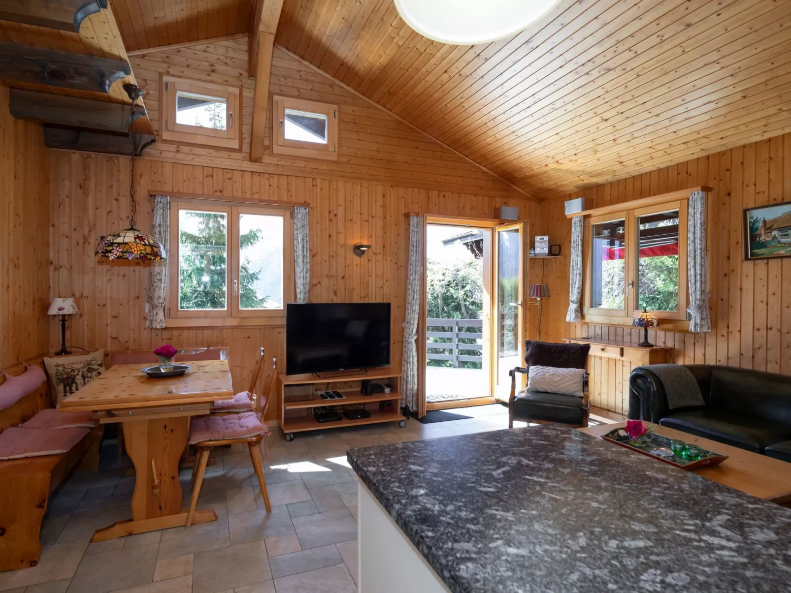 Chalet üfem Bord-Dedans