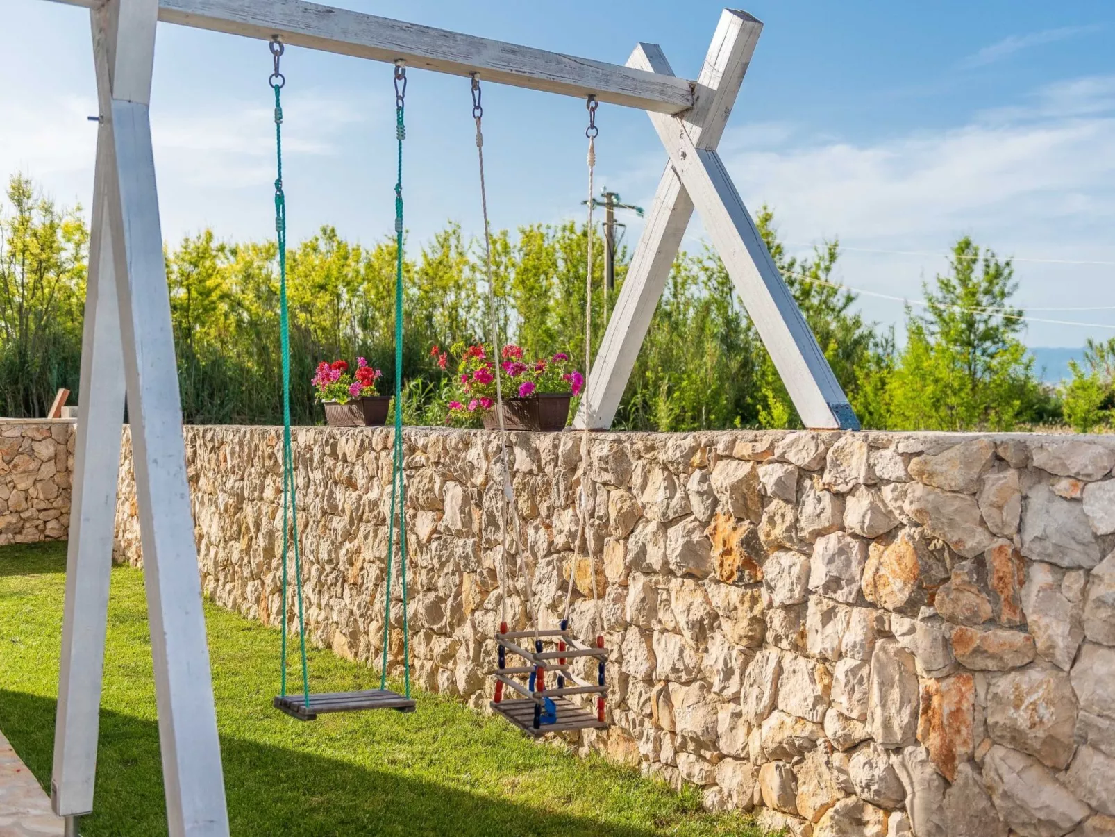 Villa Kirsten mit beheiztem Pool - von TA Leut Agency-Draußen