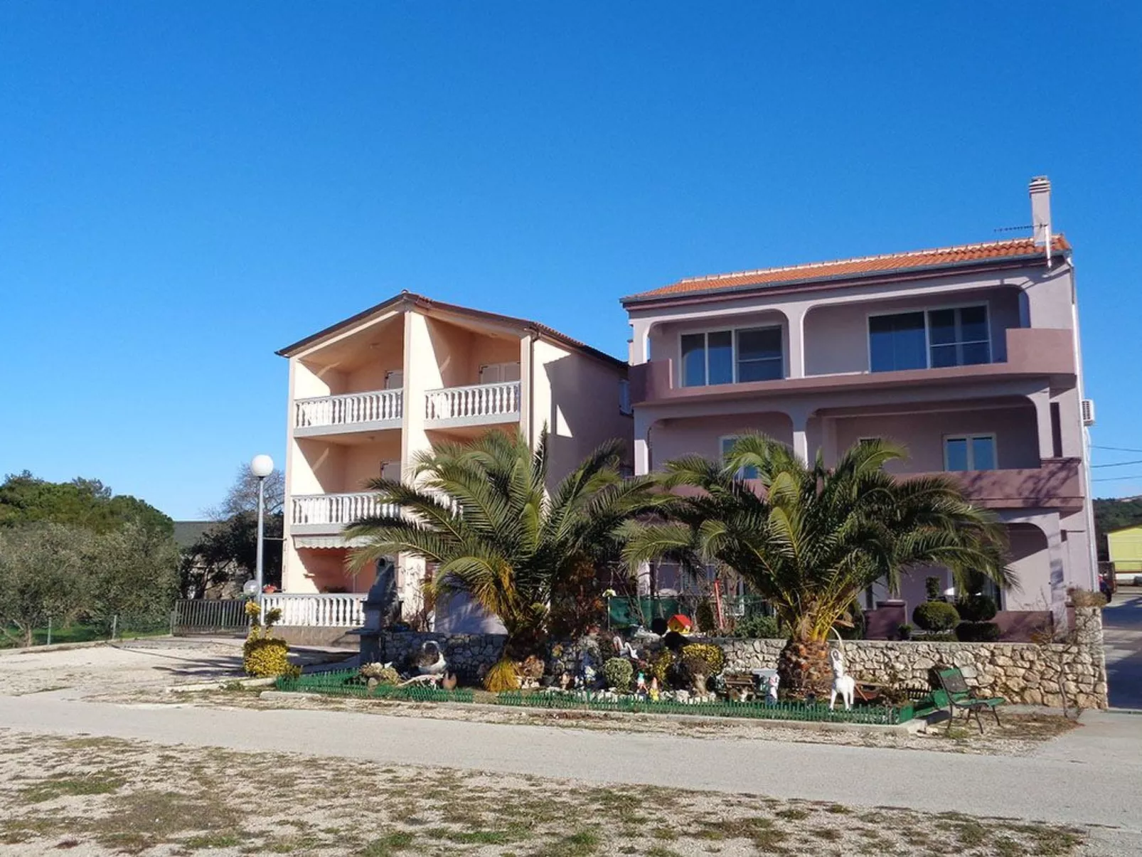 Wohnung in Turanj mit sicherem Parkplatz-Draußen