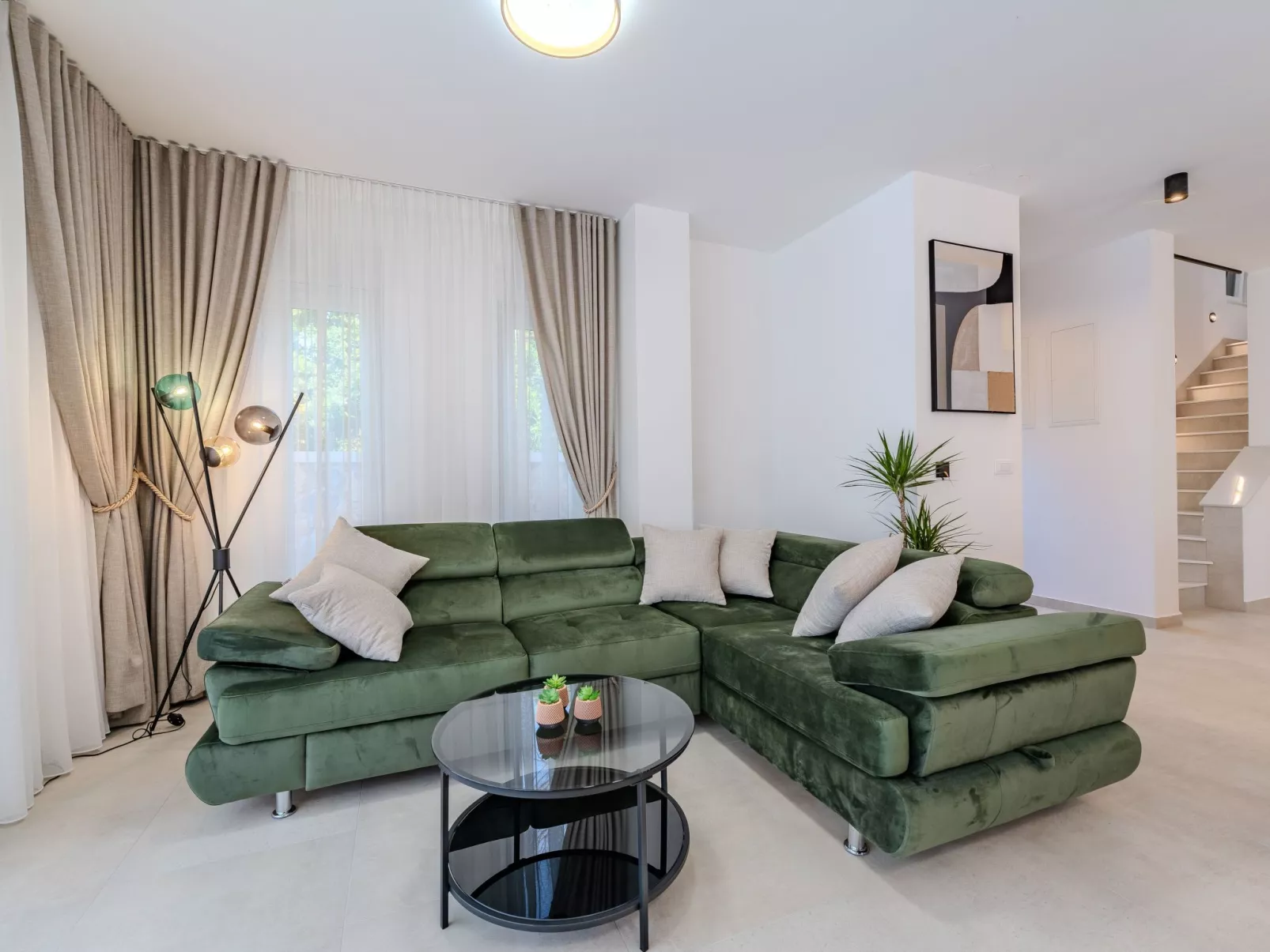 Neue Luxusvilla mit Pool - Agentur TA Leut-Drinnen