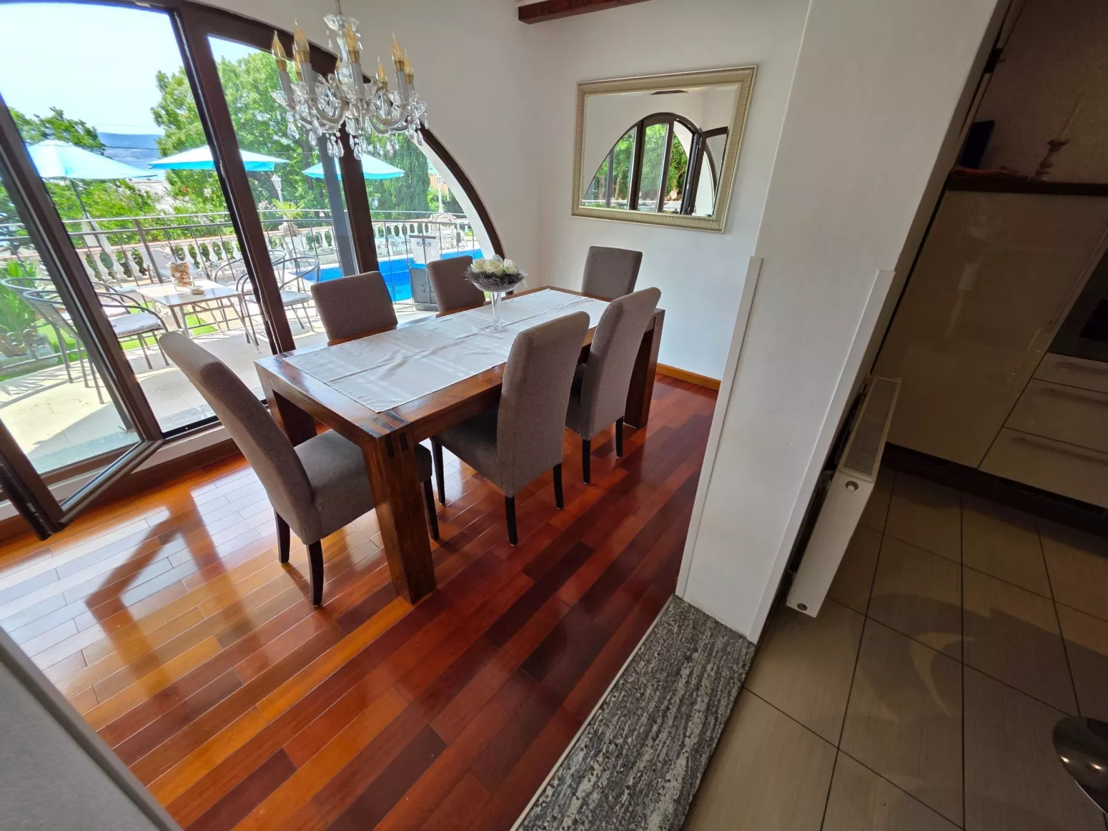 Wohnung mit Terrasse - Gemeinschaftspool-Dedans