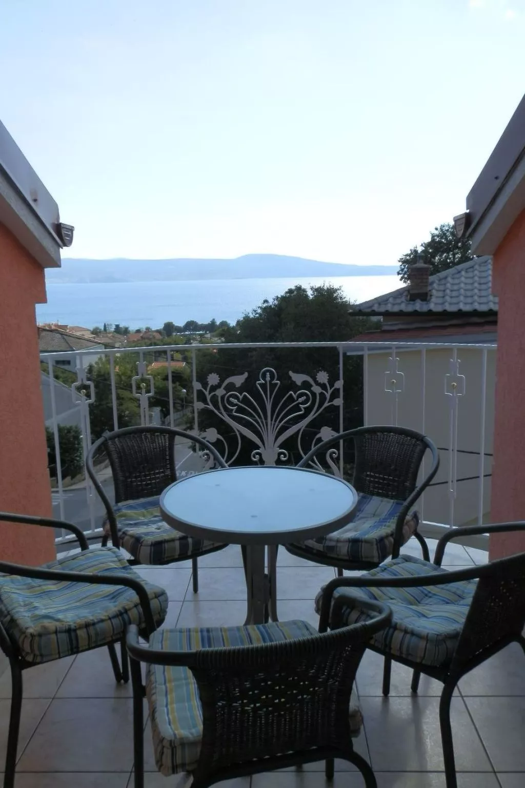 Appartement mit Balkon und Meerblick-Outside