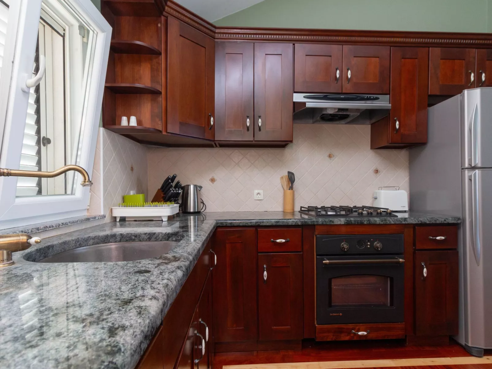 NEW Beachfront Wohnung mit Meerblick - TA Leut-Image-tags.info