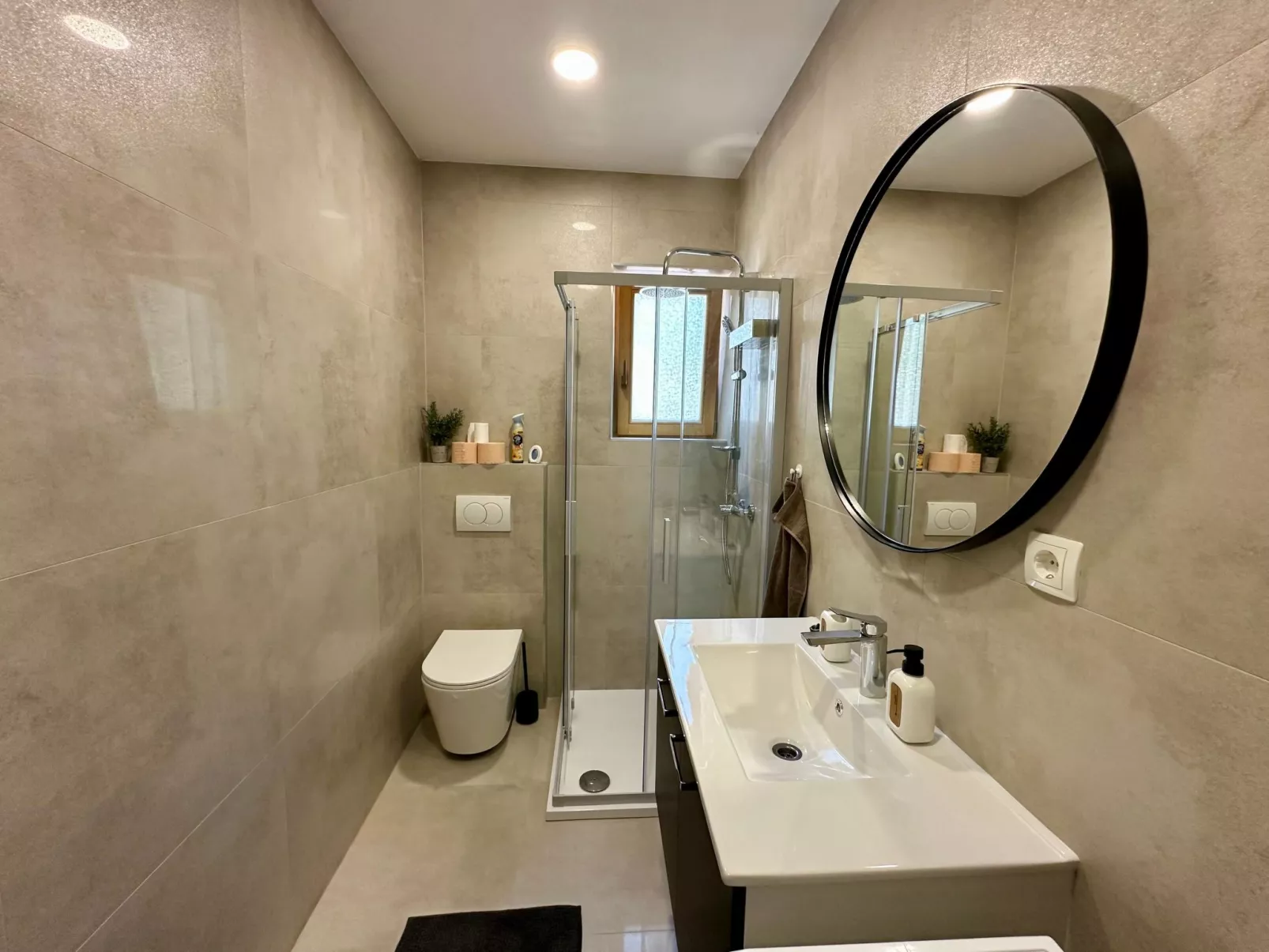 Wohnung in Dramalj mit Garten, Terrasse und Grill - Drinnen