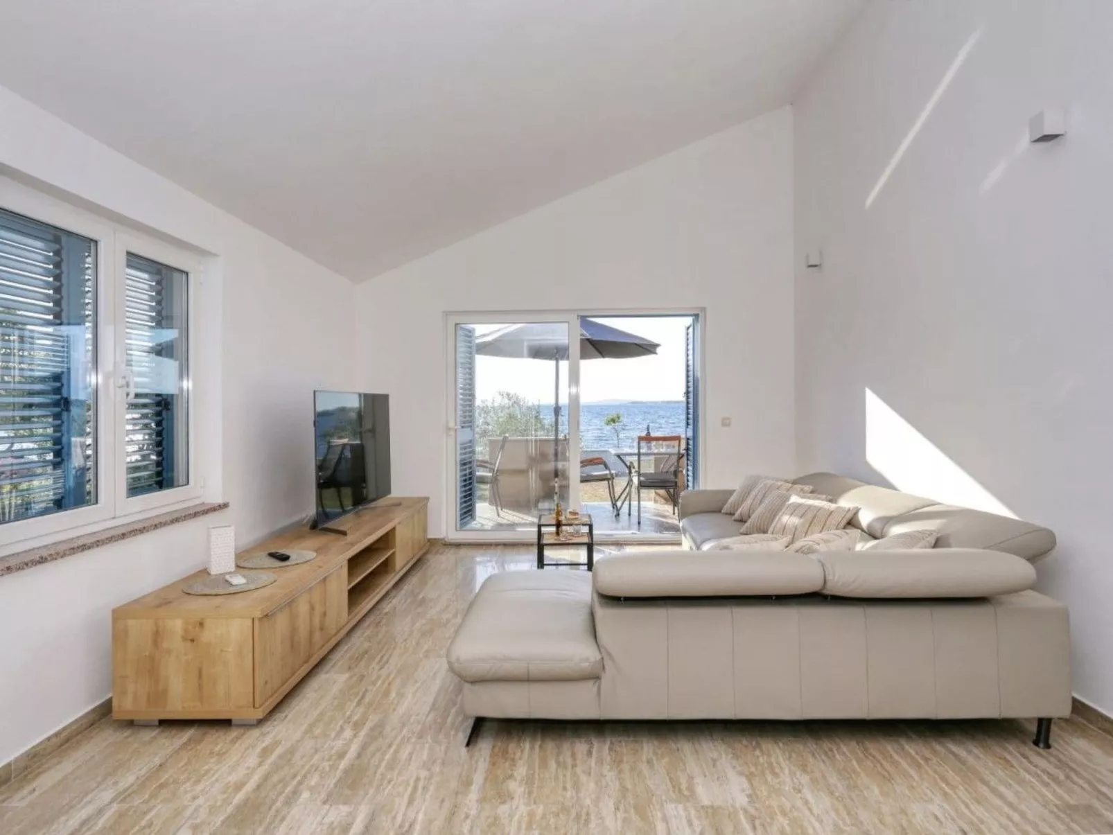 Haus am Strand in Zaton - TA Leut Agency-Drinnen