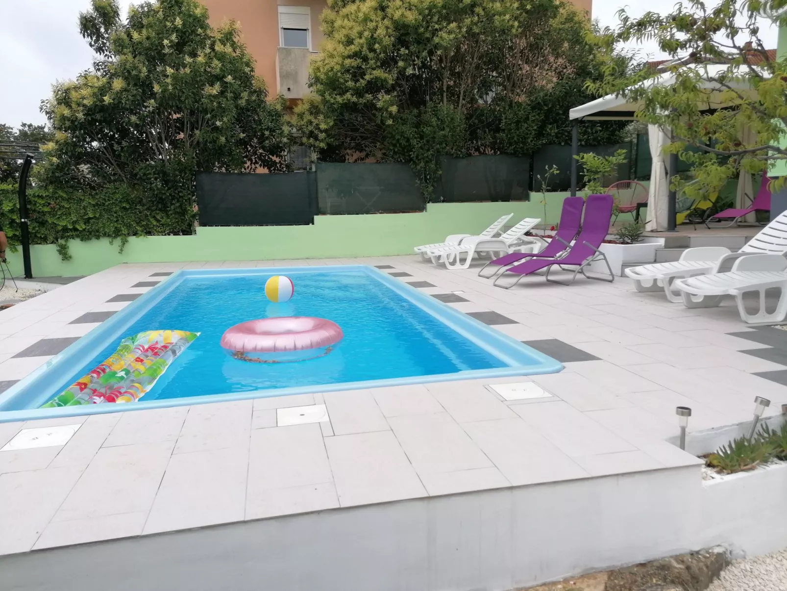 Erdgeschoss mit Schwimmbad-Dehors