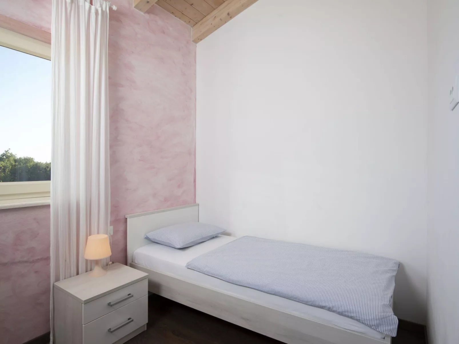 "Villa Matea" mit privatem Pool-Drinnen