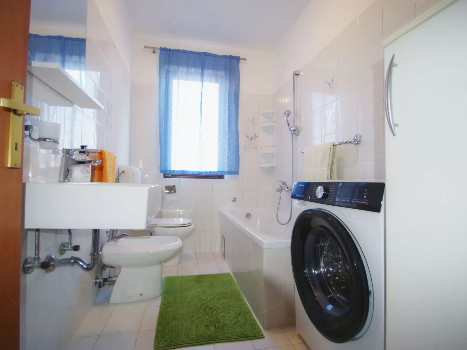 Mit privatem Pool und Garten-Image-tags.info