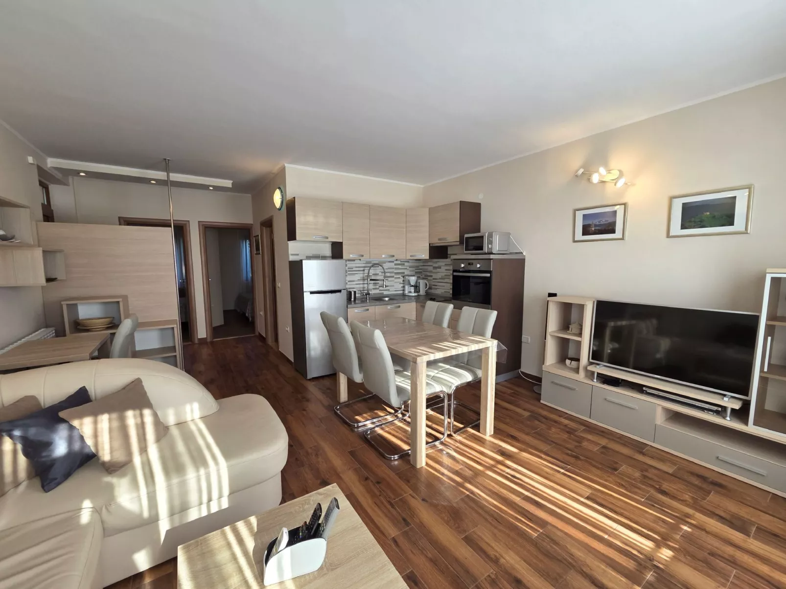 Elegantes Familienappartement mit privatem Pool-Dedans