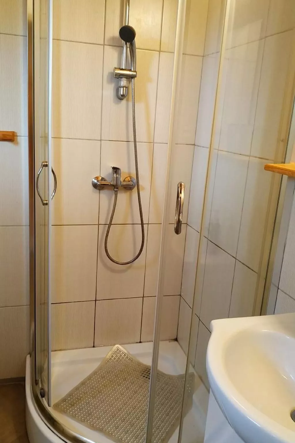 Strandnahes Ferienhaus mit Grill in Ustka-Drinnen