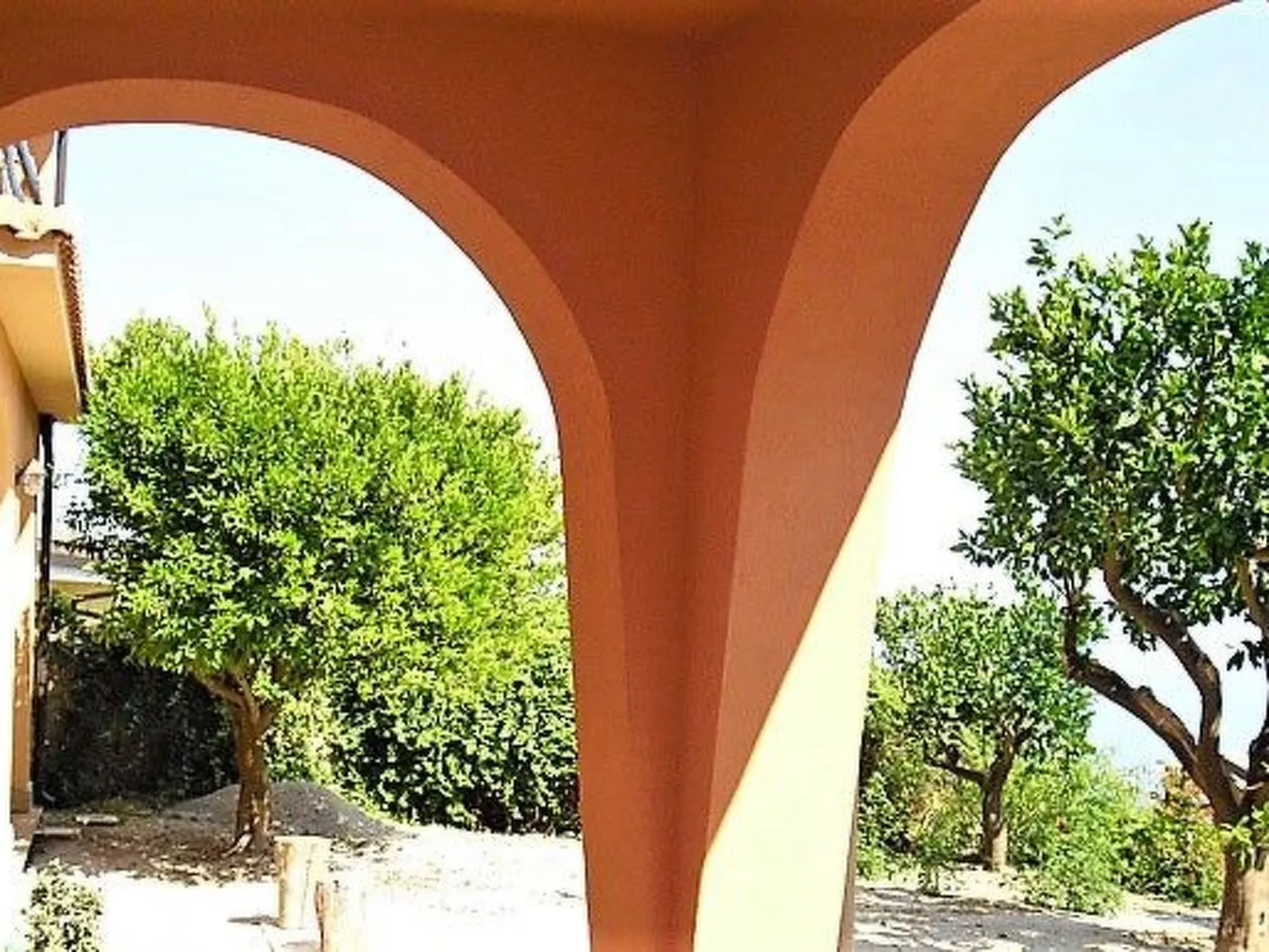 Granatapfel-Wohnung-Draußen