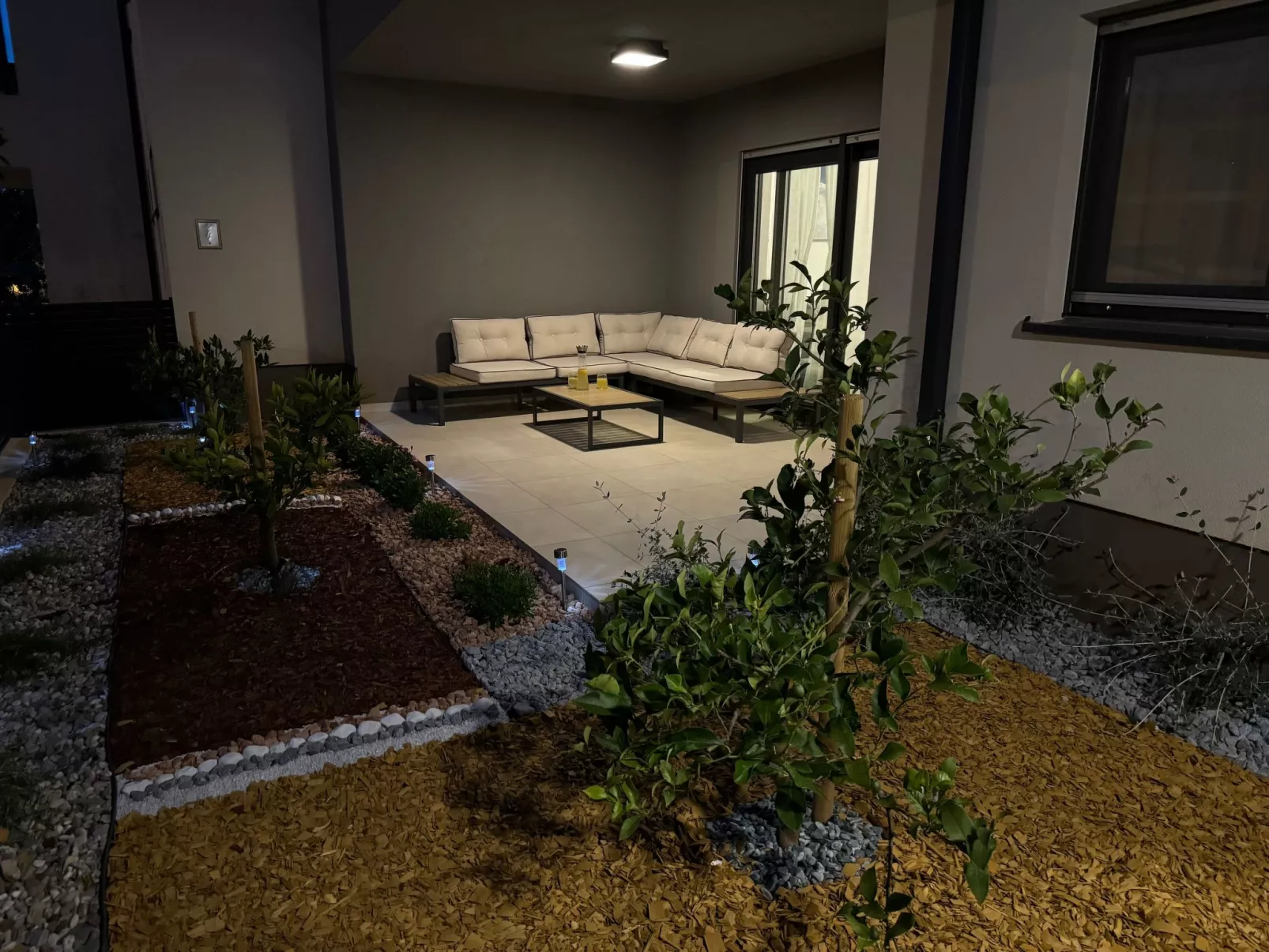 Luxus-Appartement mit Jacuzzi, Parkplatz und Garten-Inside