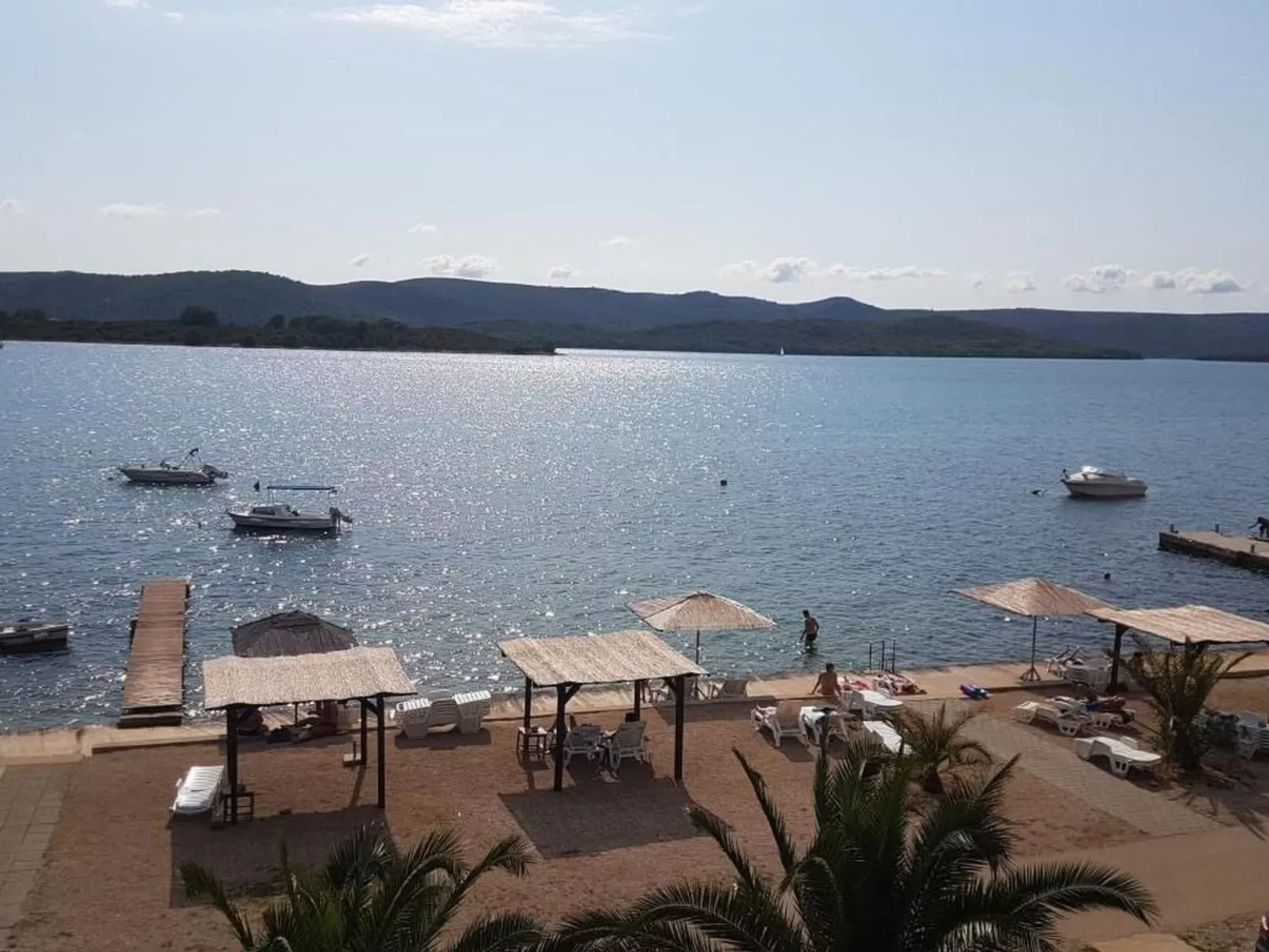 Wohnung in Turanj mit Grill-Draußen