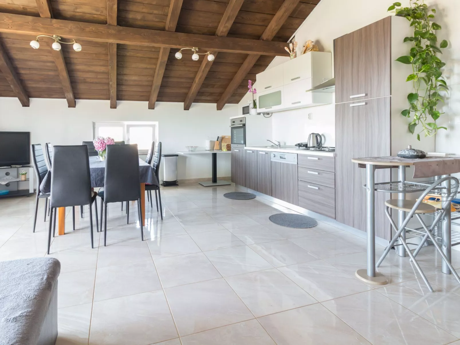 Wohnung Tia 3 Schlafzimmer - TA Leut Agency-Drinnen