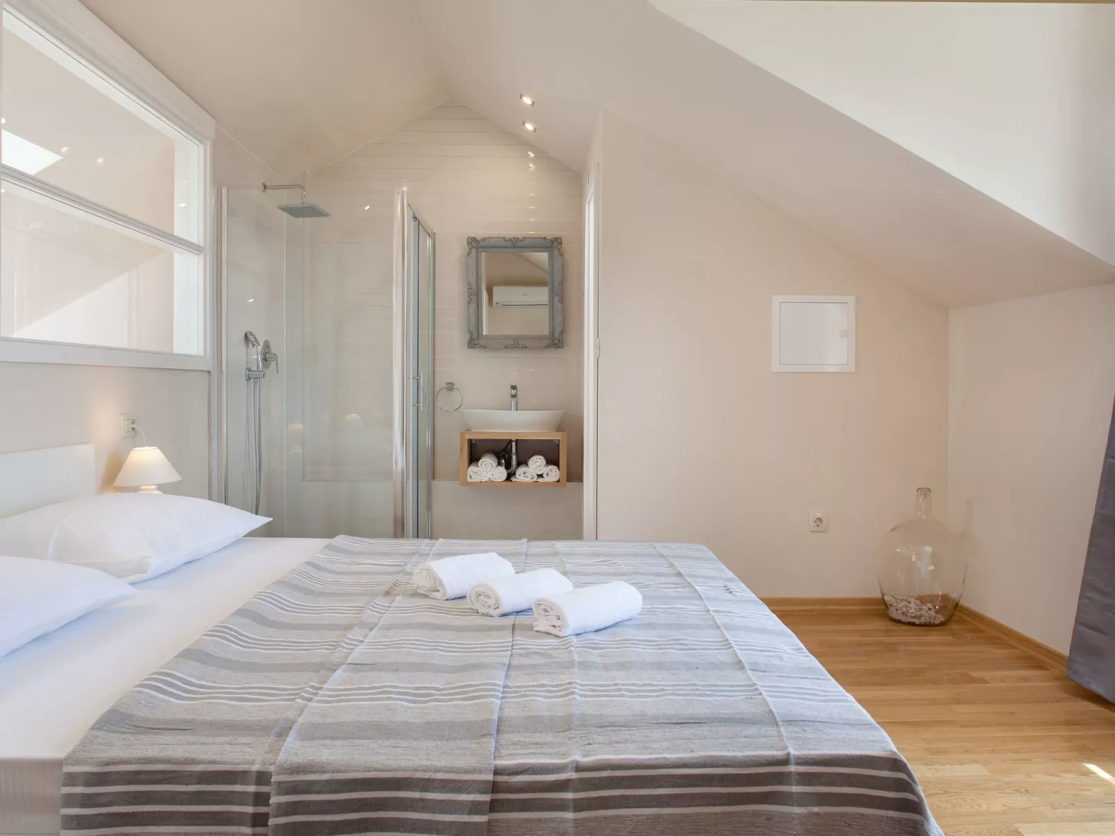 Wunderschöne Steinvilla mit tollem Ausblick-Dedans