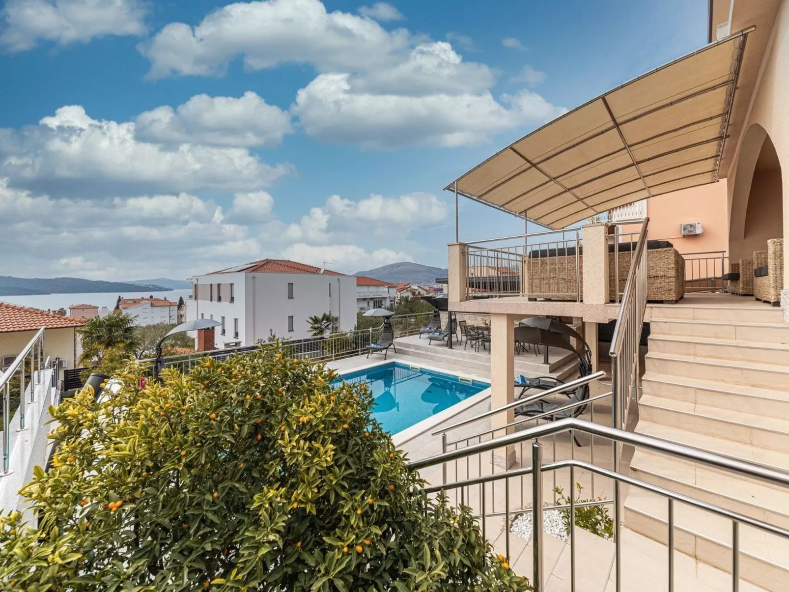 Villa Urban in Trogir mit privatem beheiztem Pool-Dehors