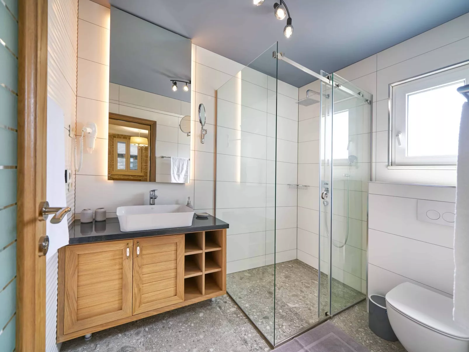 Wunderschön gestaltete Villa Mladenka in Suhi Potok-Dedans