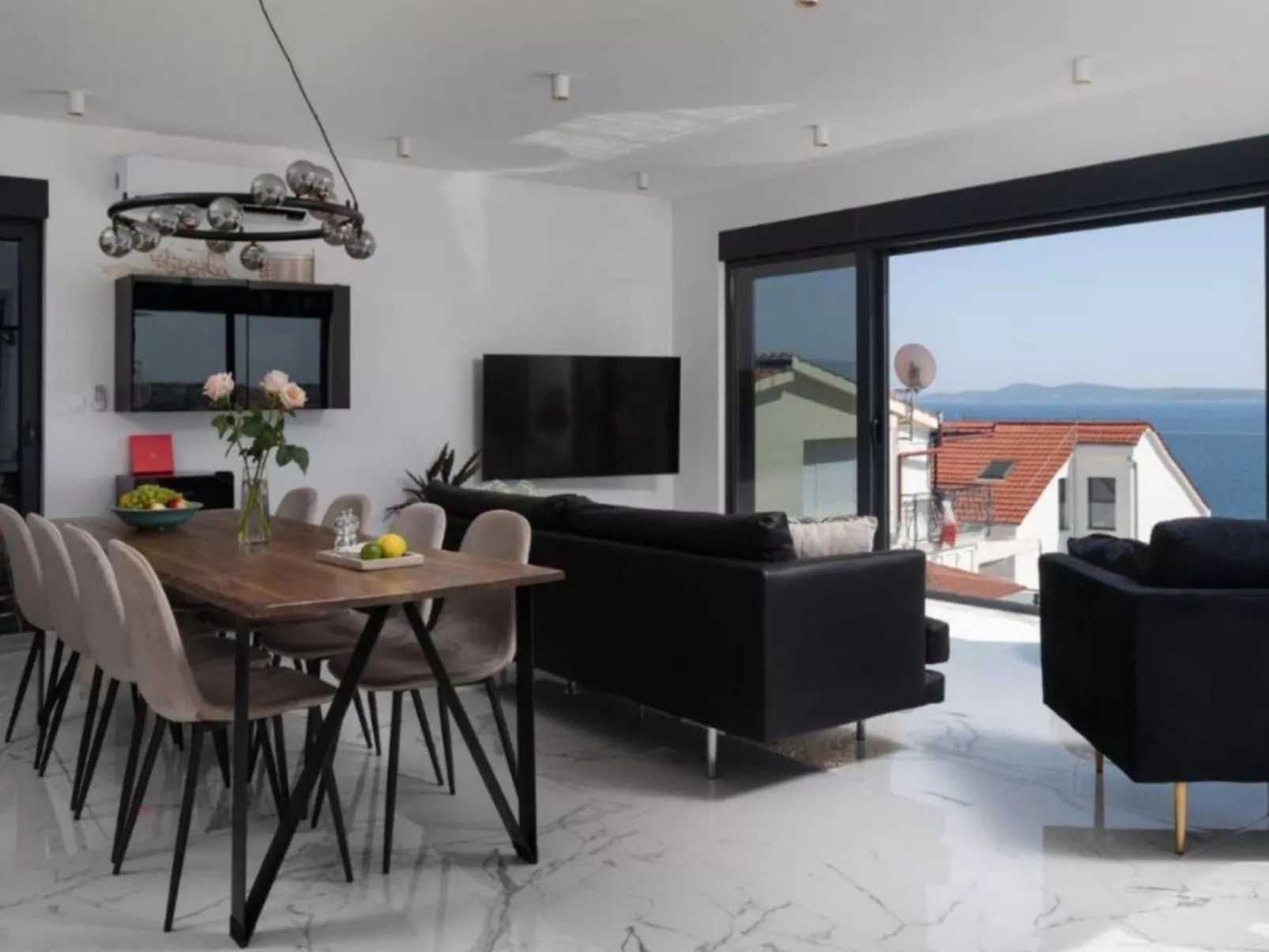 Villa Julian mit beheiztem Pool-Dedans