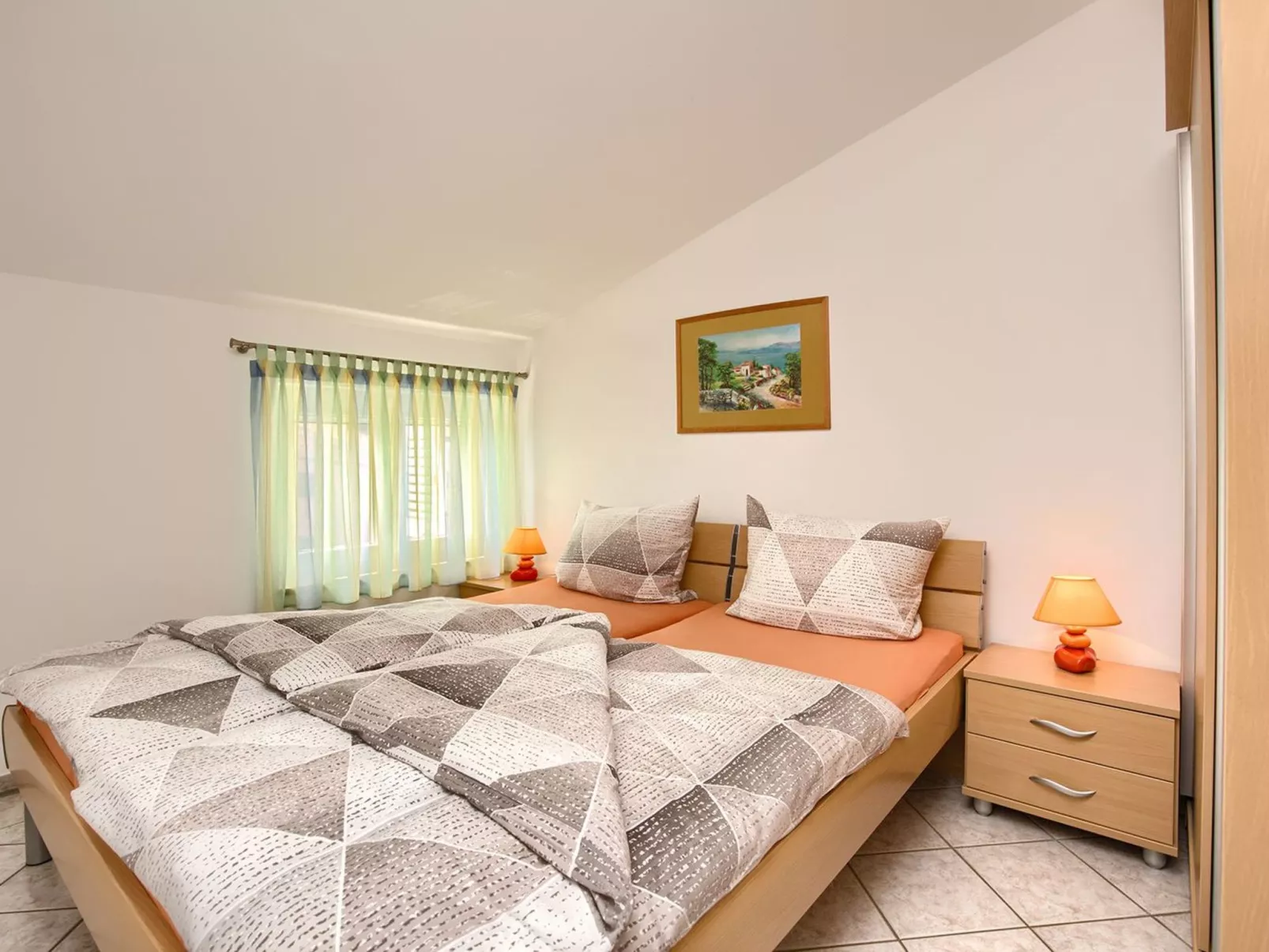 Mit Bootsanleger-Drinnen