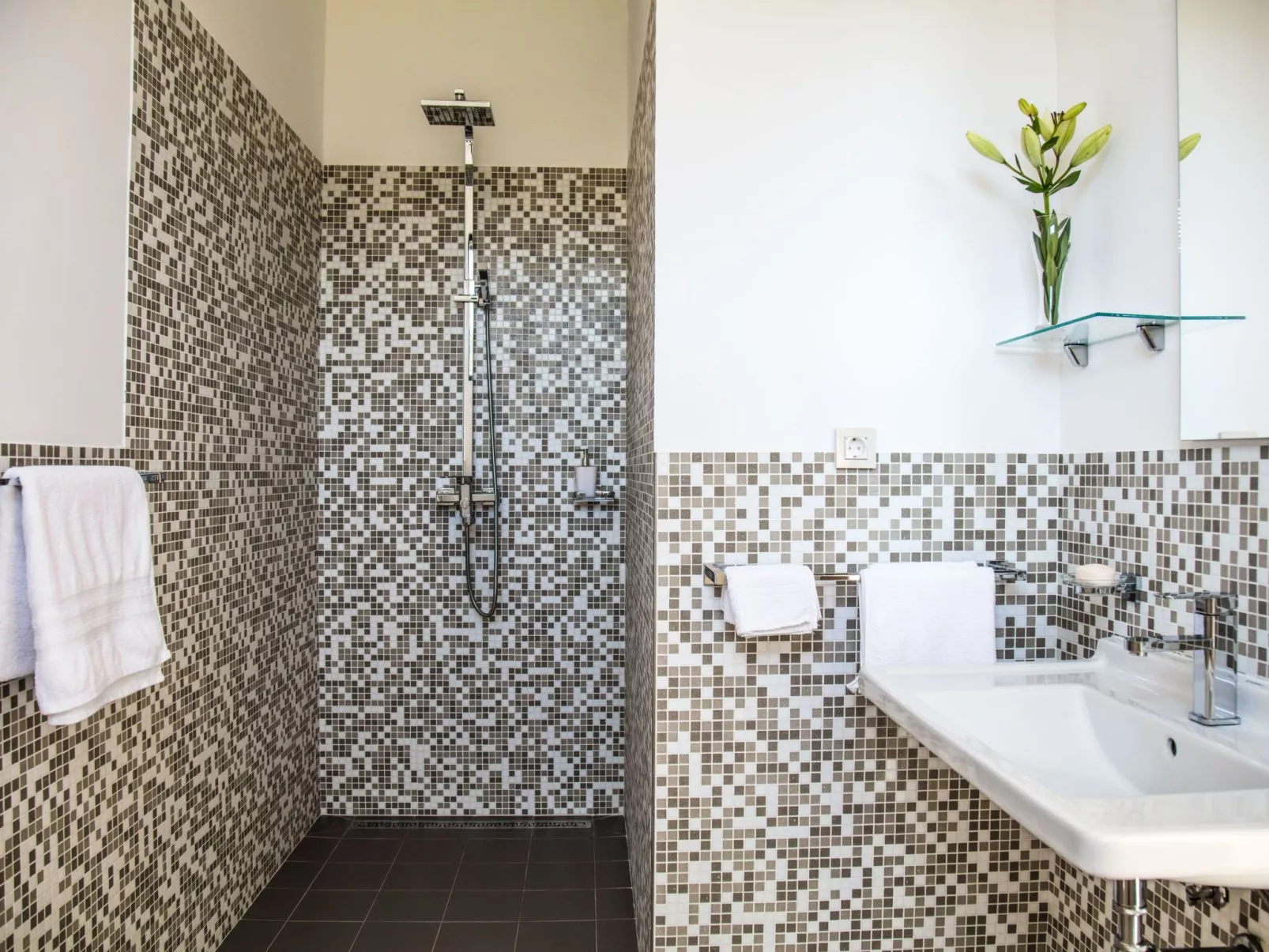 Ferienvilla 'Breg' mit Whirlpool-Drinnen