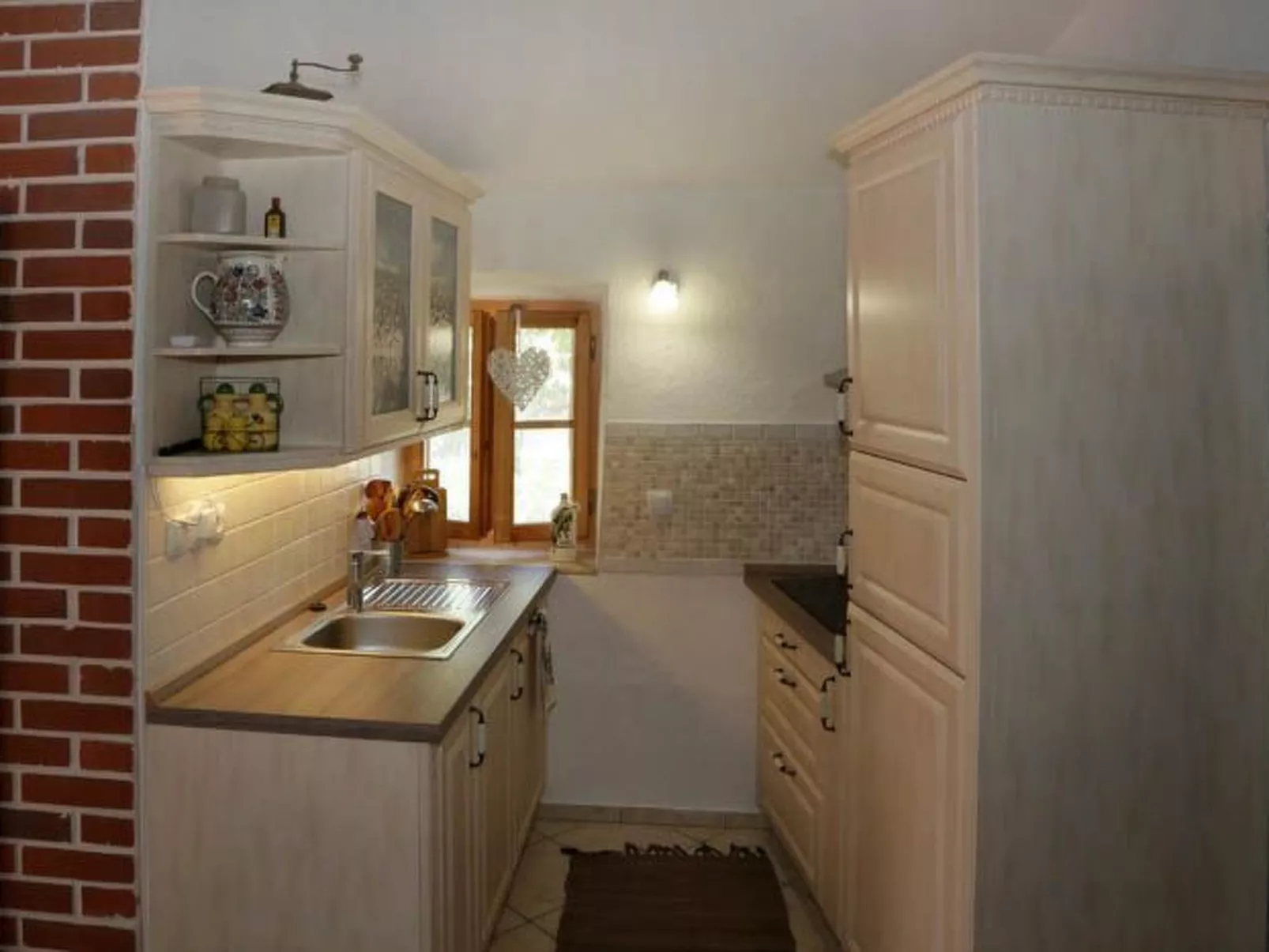 Typisch istrisches Steinhaus mit Grill und Garten-Inside