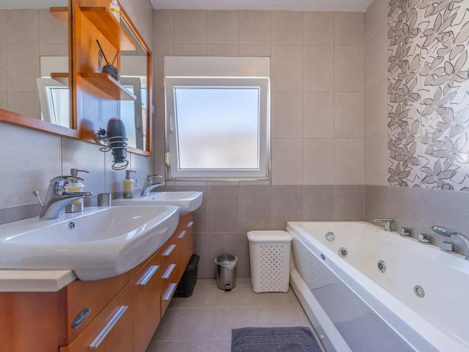 Villa Gusto-Image-tags.info