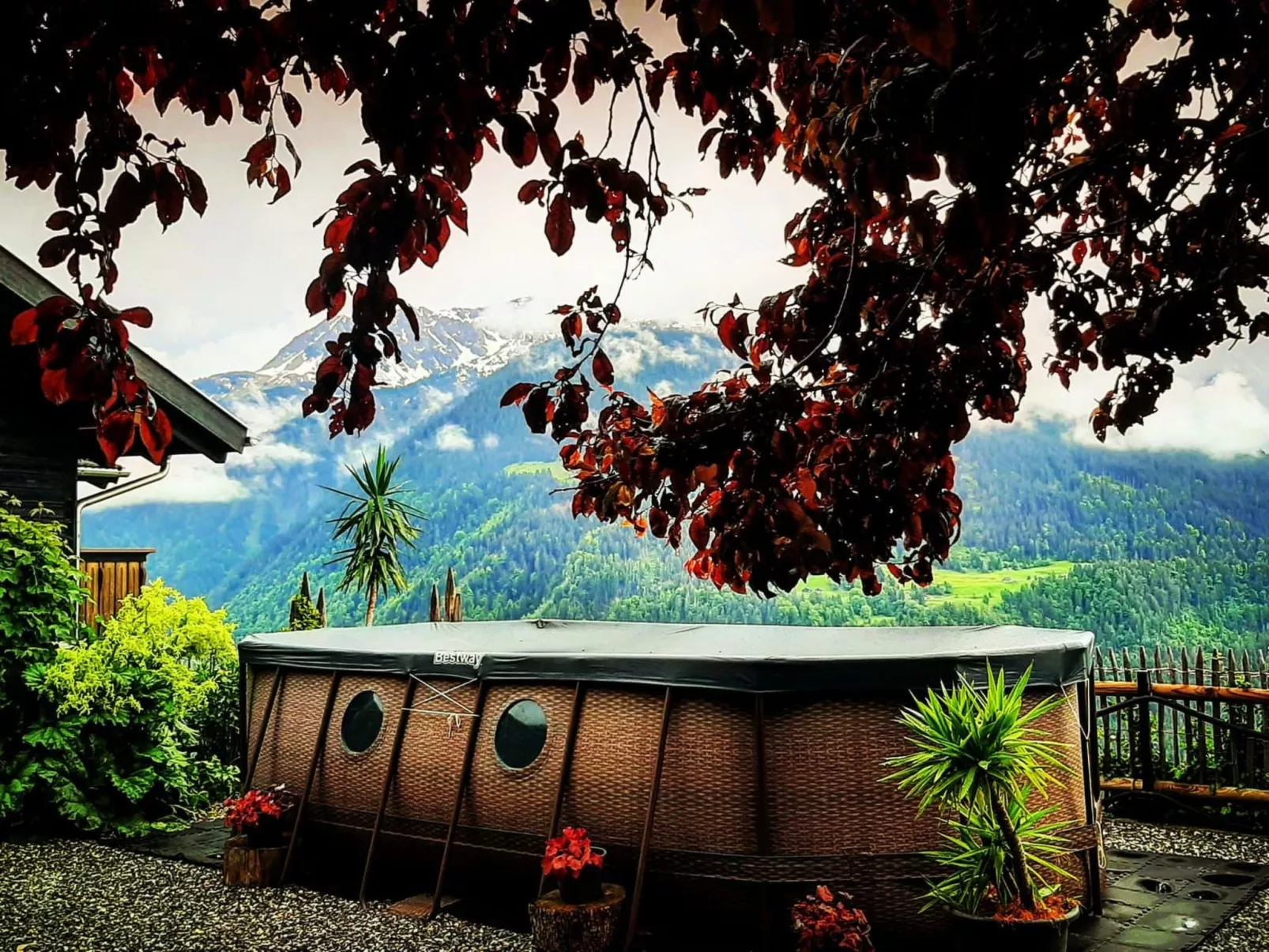 Ruhe und Erholung in einzigartiger Lage-Outside