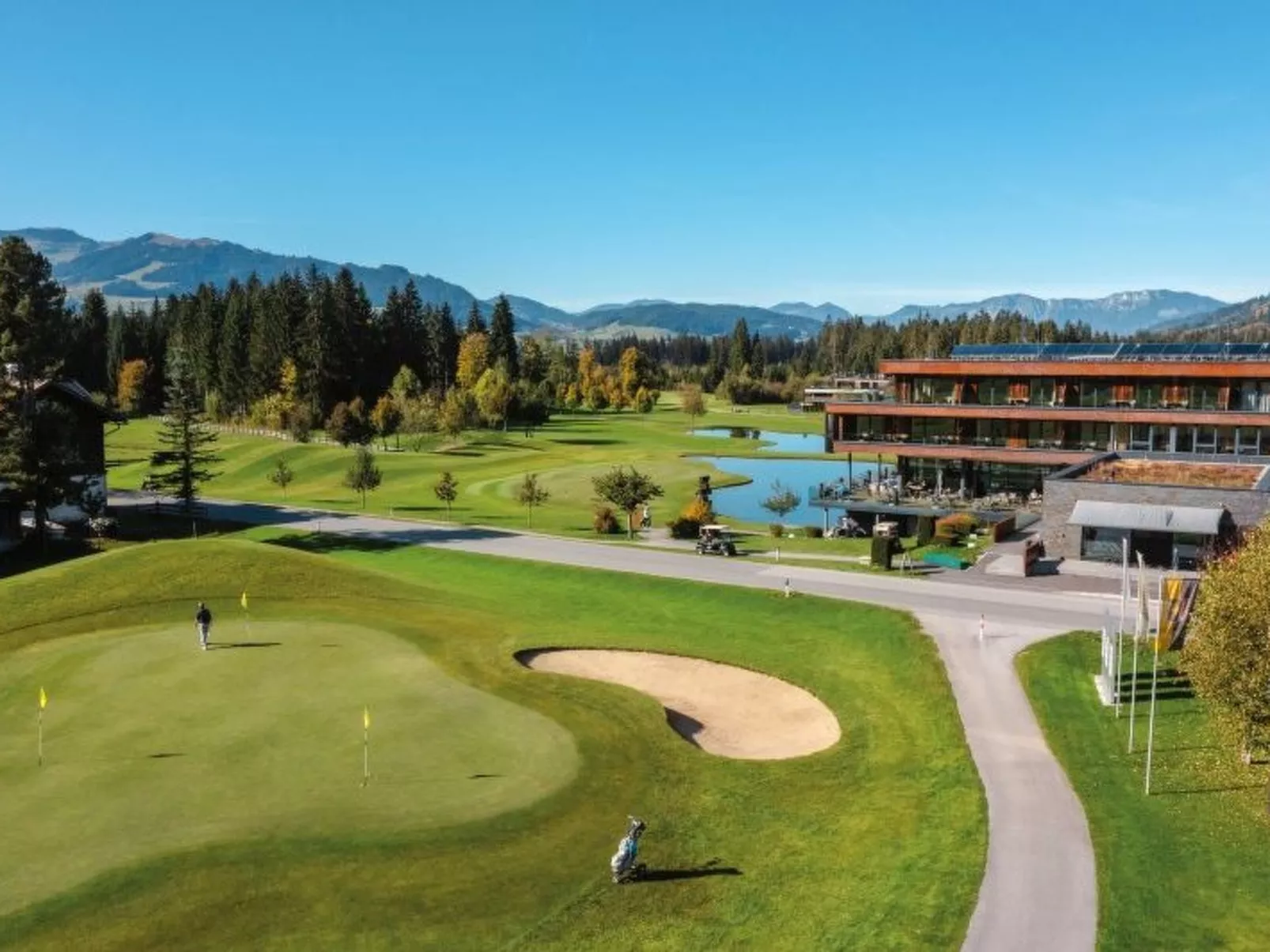 Alpine Lodge-Draußen