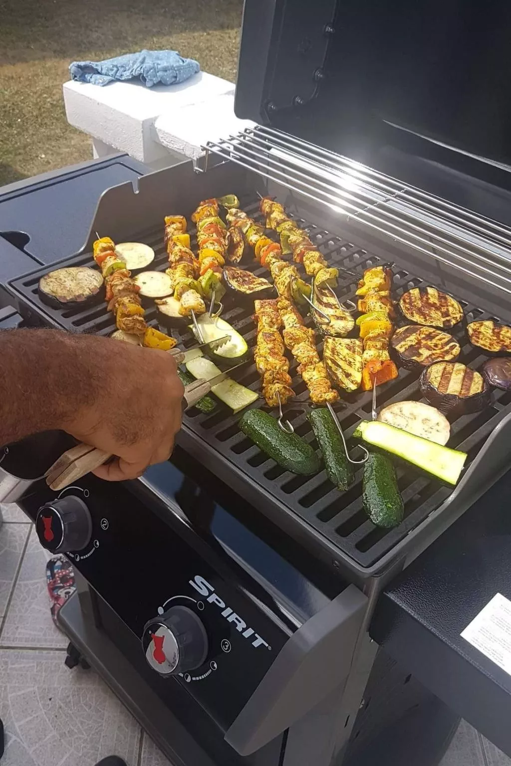 Die Sonne der Côte d'Azur-Draußen