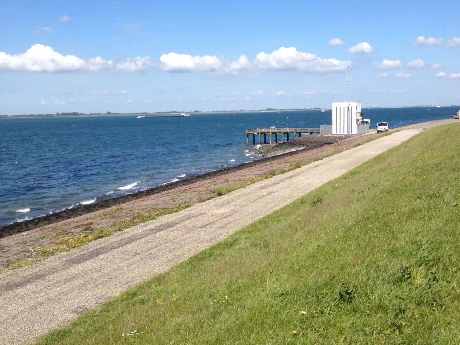 Gemütliche Hütte-Outside