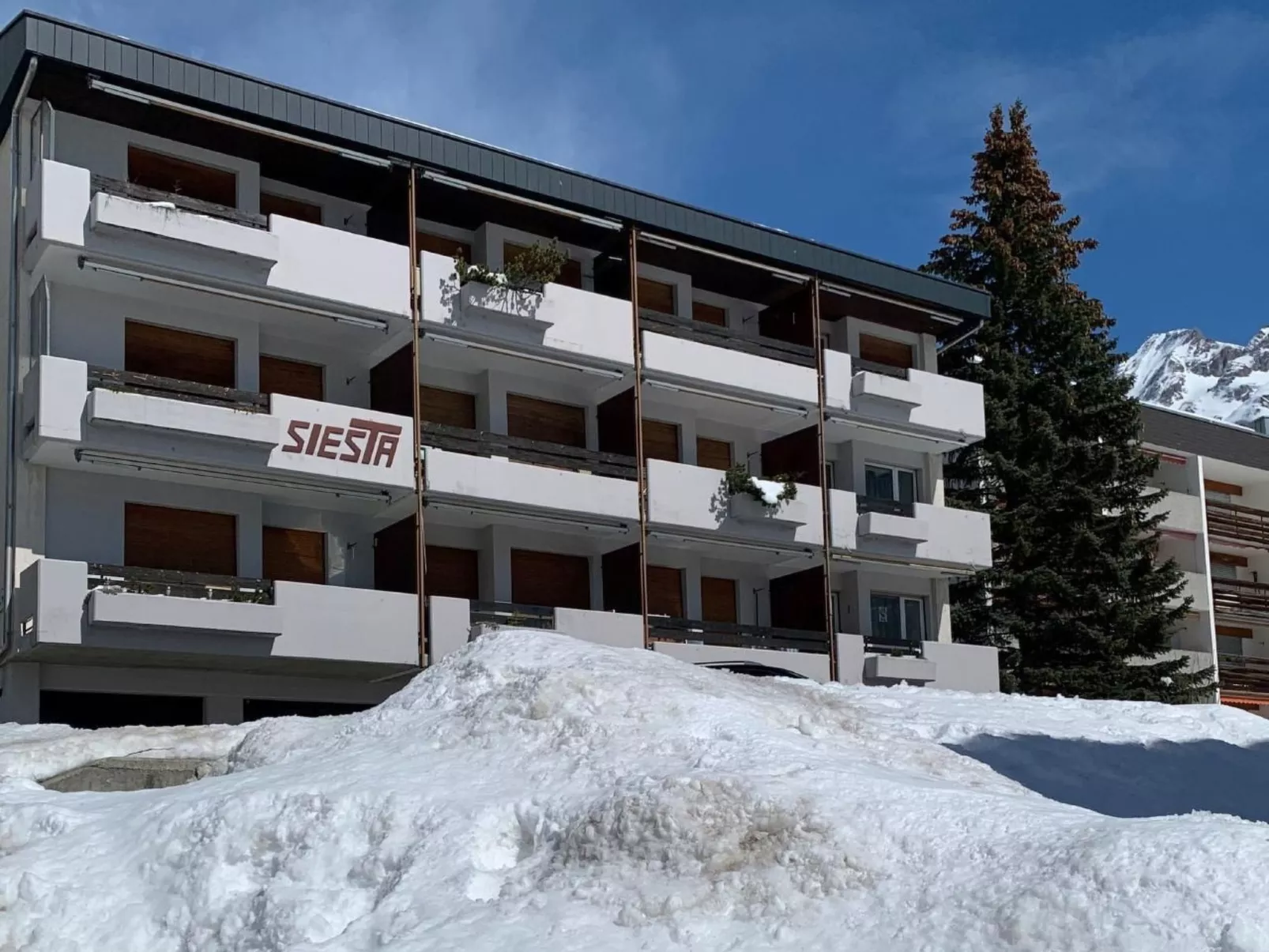 Siesta 3,5-Zimmer-Wohnung-Draußen