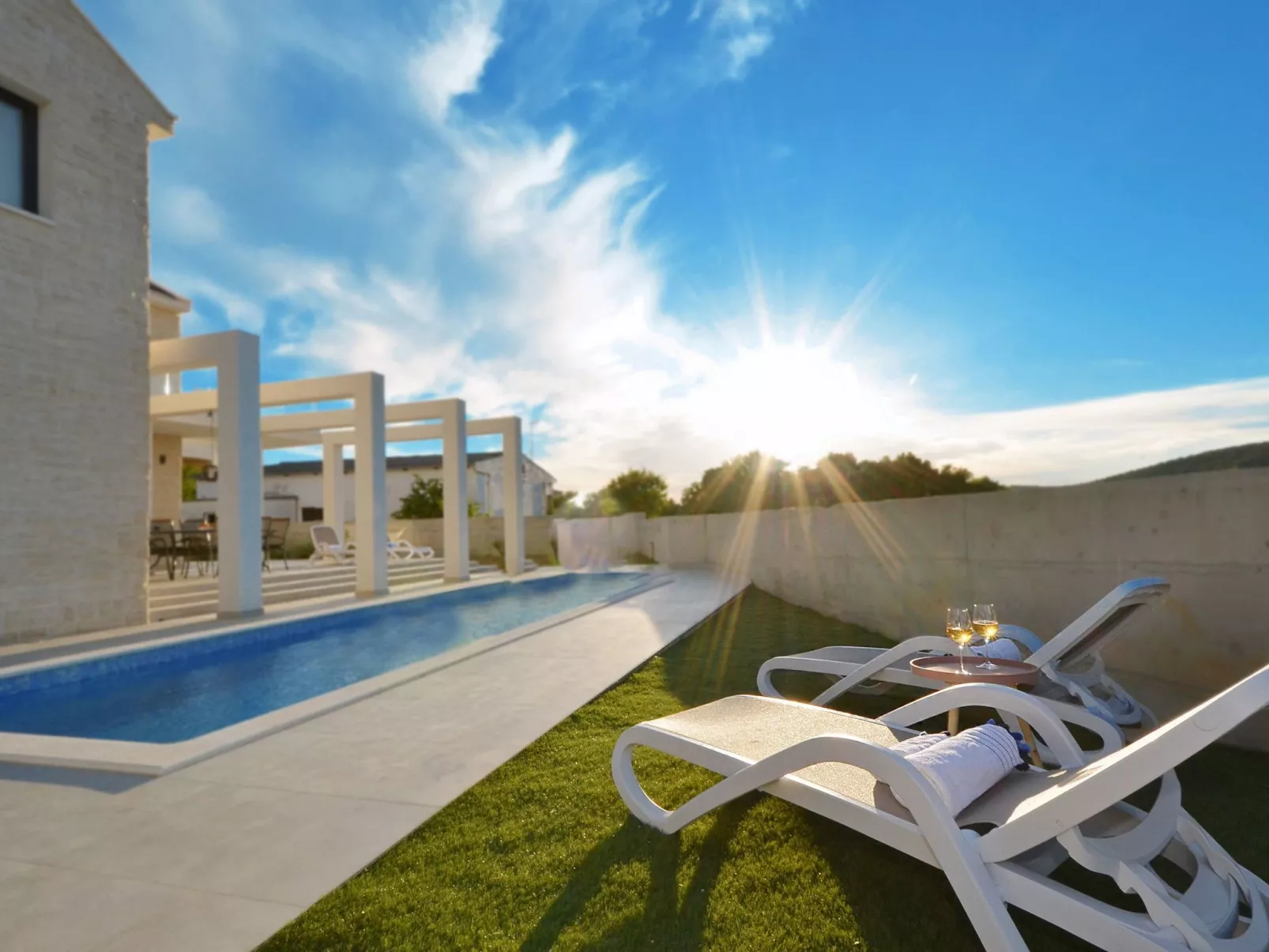 Haus in Dvornica mit privatem Parkplatz-Dehors