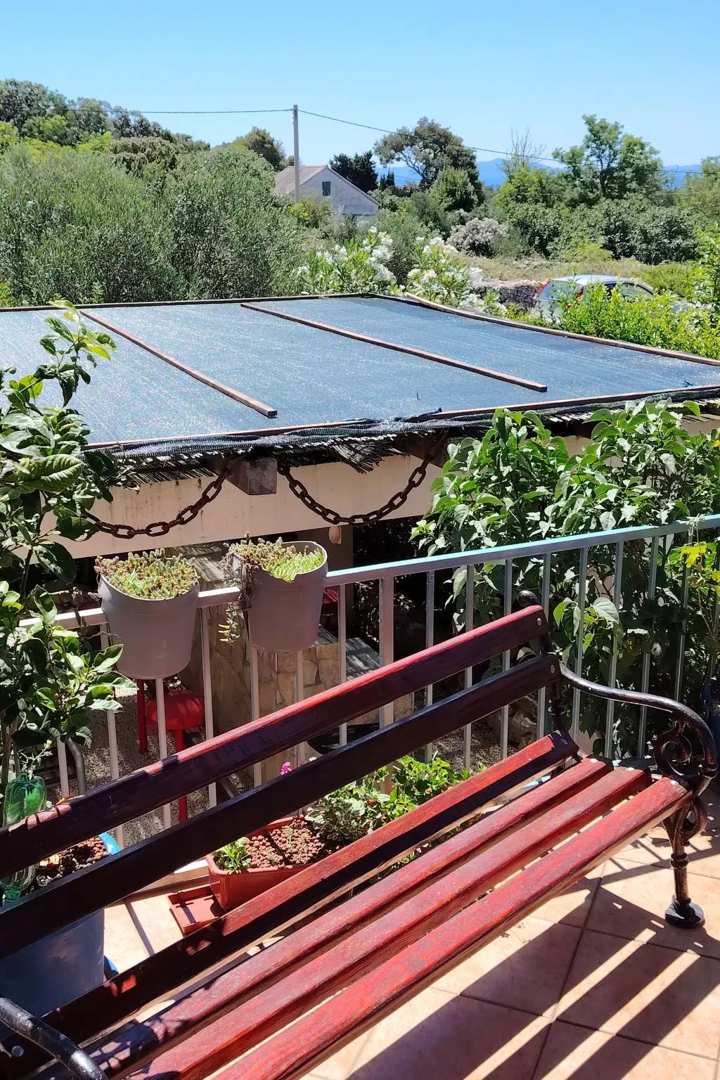 In Vir mit Terrasse und Garten-Draußen