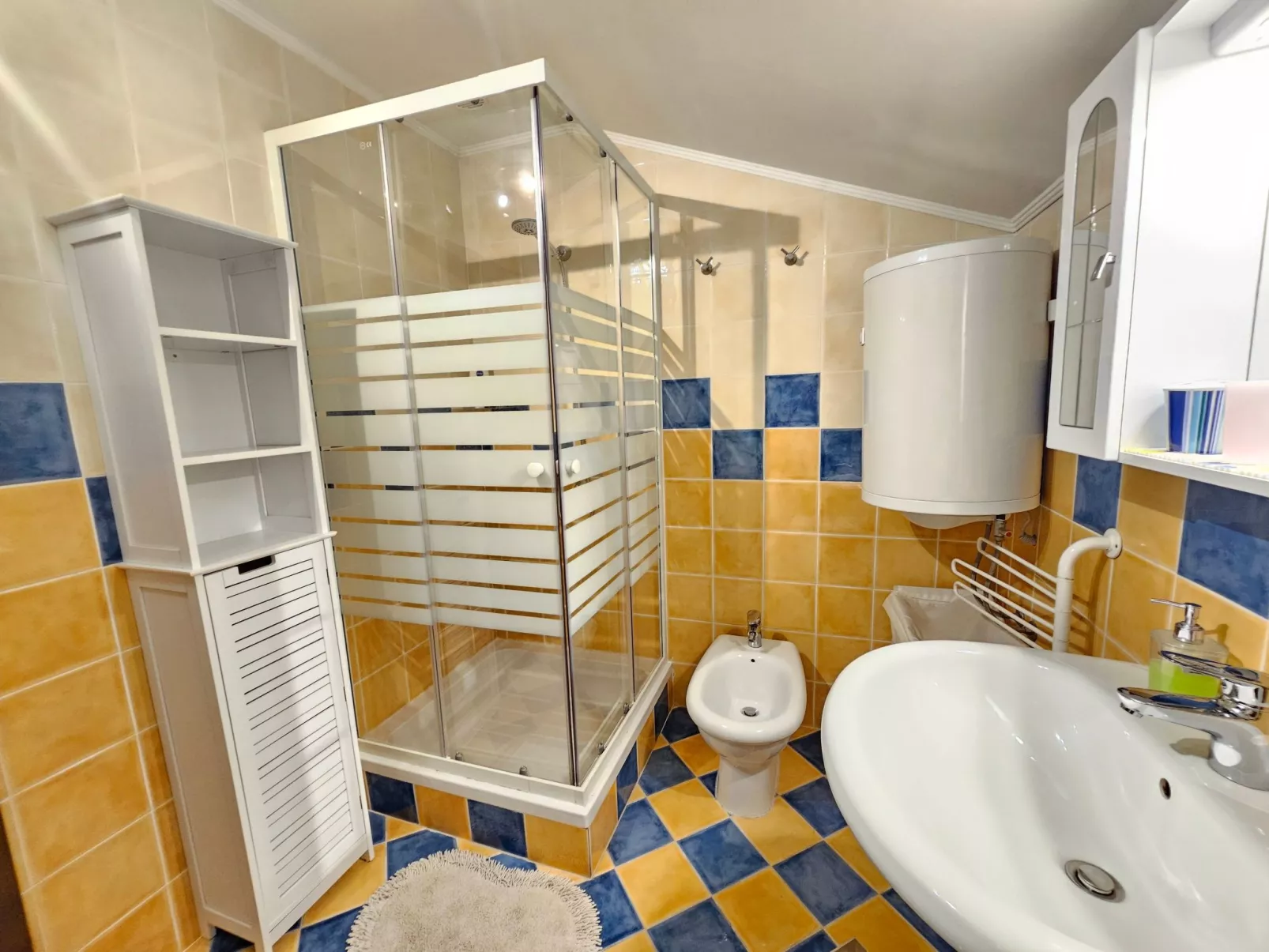 Wohnung mit Meerblick, 200m vom Strand entfernt-Inside