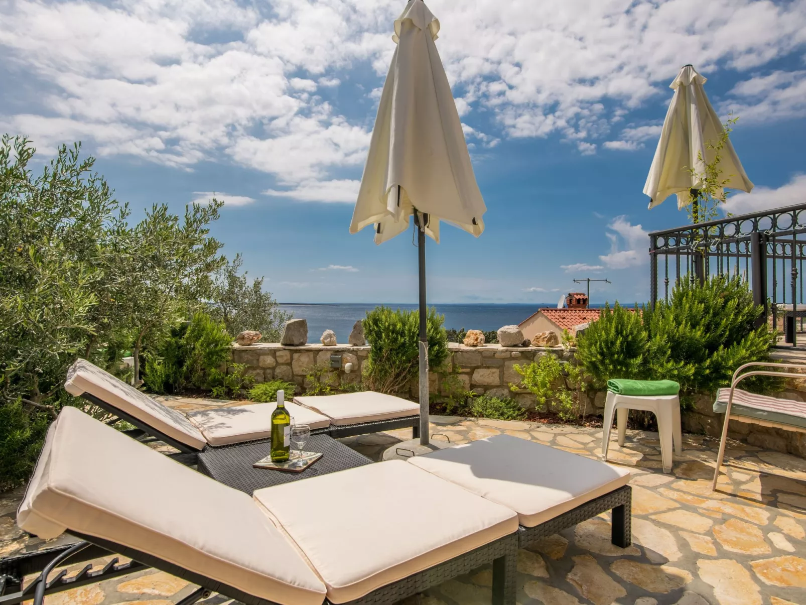 Exklusive und stilvolle Meerblick-Inselvilla-Outside